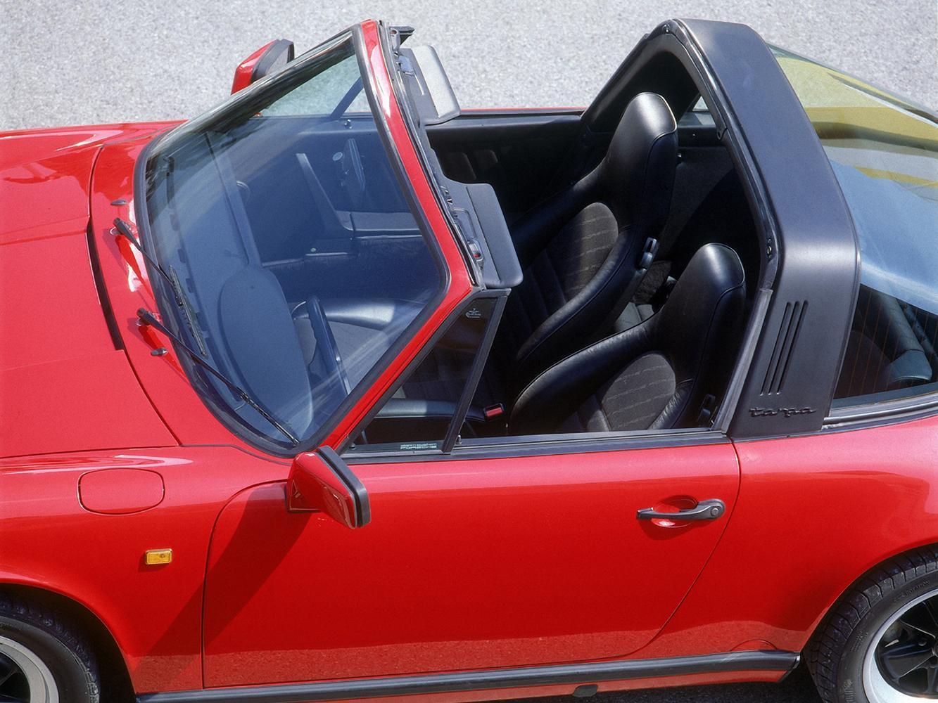 1989年式Porsche 911 Carrera 3.2 Targa。