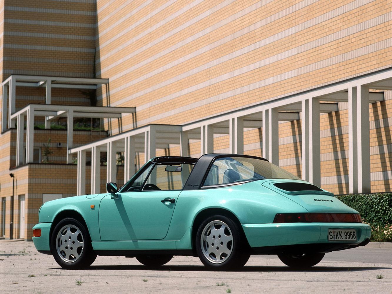1990年式Porsche 911 Carrera 2 3.6 Targa。