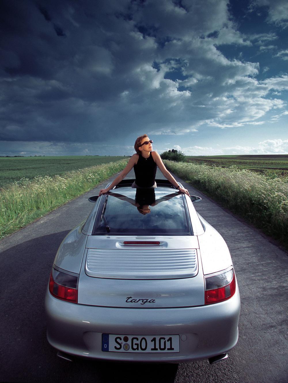 2002年式Porsche 911 Targa。