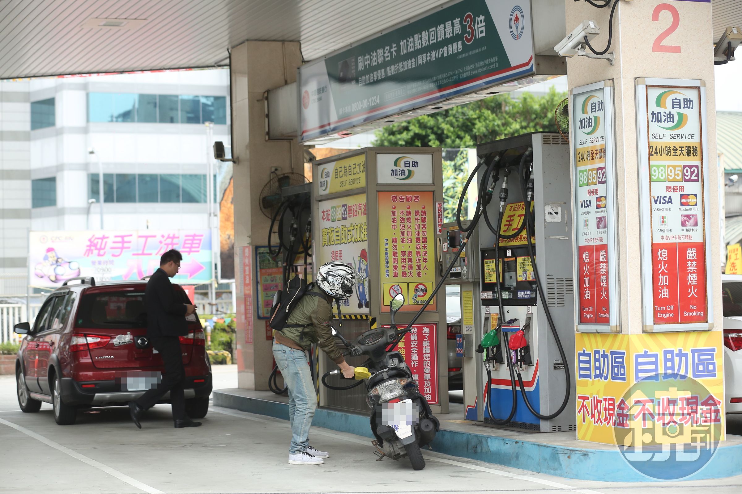若依中油浮動油價調整機制計算，下週國內油價將連6漲，預估汽油、柴油零售價格每公升分別大漲1.8元及1.6元。（本刊資料照）