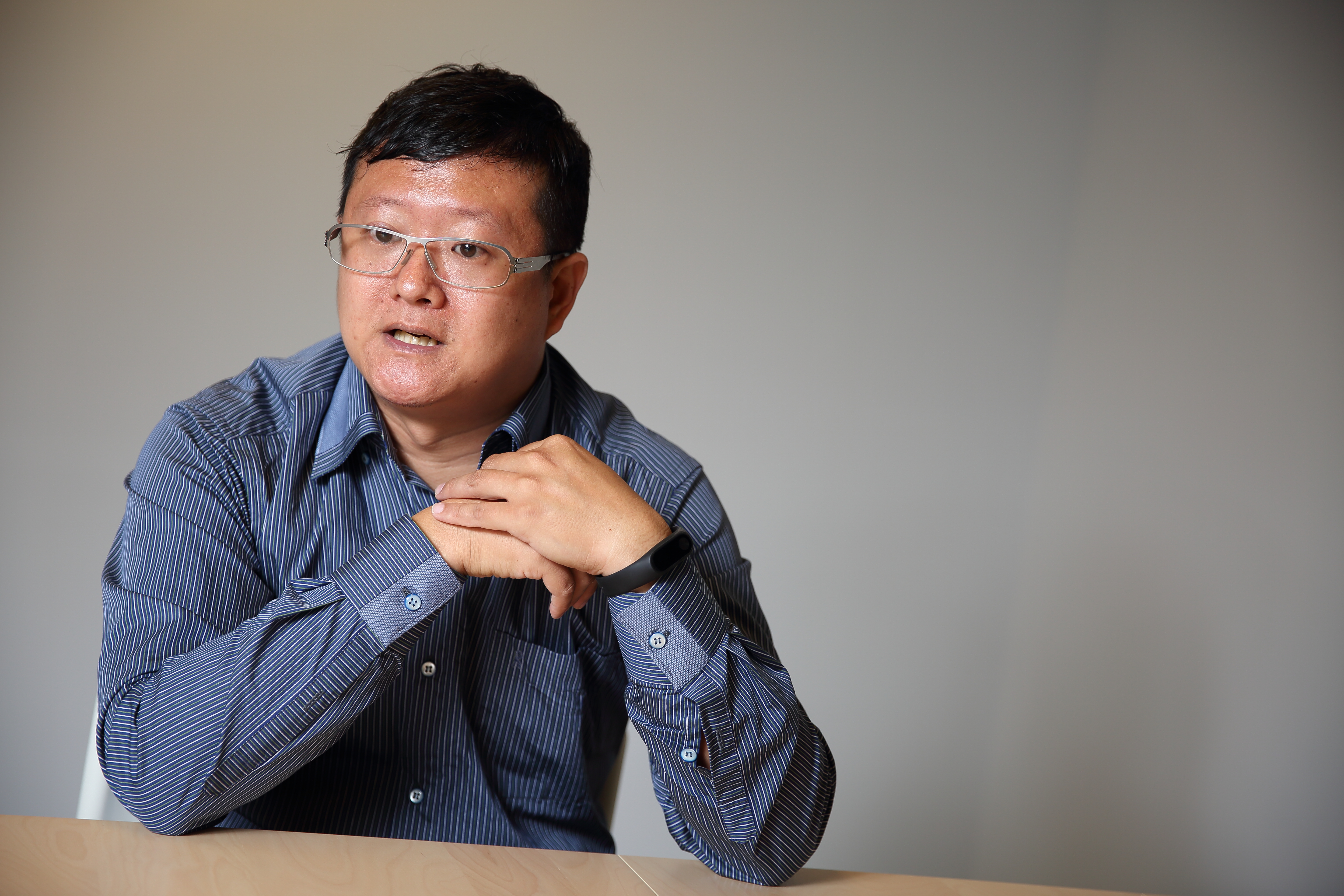 李柏鋒篩選ETF時，首看持股分散度，其次關注流動性與費用率。