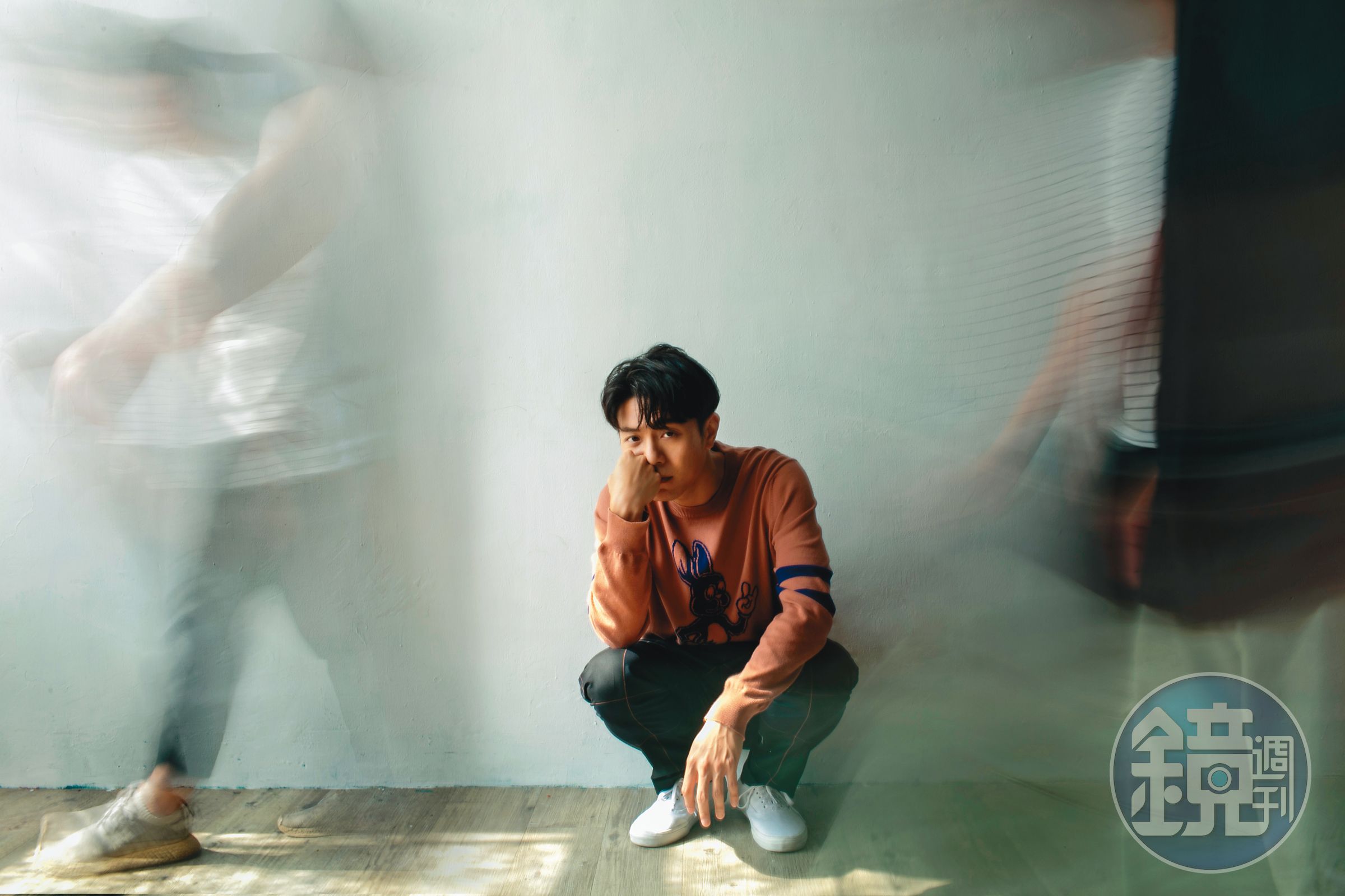 一個內向的自己想要改變。韋禮安發現自己對人還是有好奇心，以這個為切入點之後，他於是有了談話間的流動。