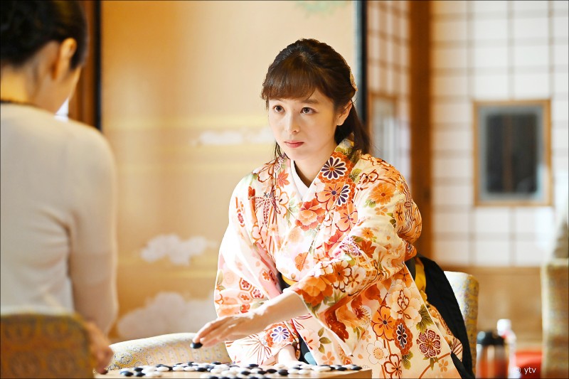 清野菜名今年初演出《在不白不黑的世界裡，熊貓笑了》，「熊貓小姐」讓不少觀眾留下印象。（WAKUWAKU提供）