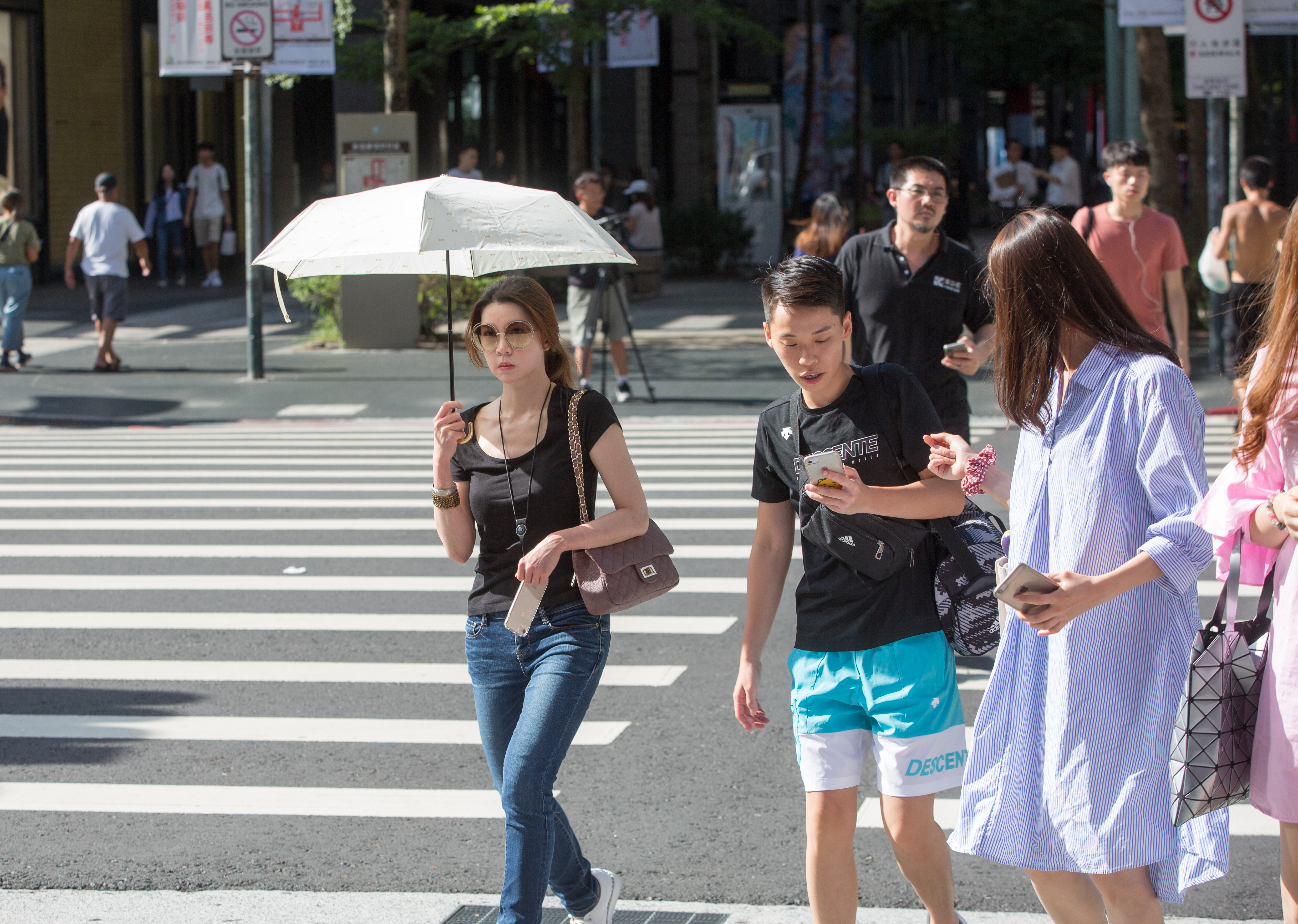 中央氣象局針對多地發布高溫警報。（示意圖，資料照）