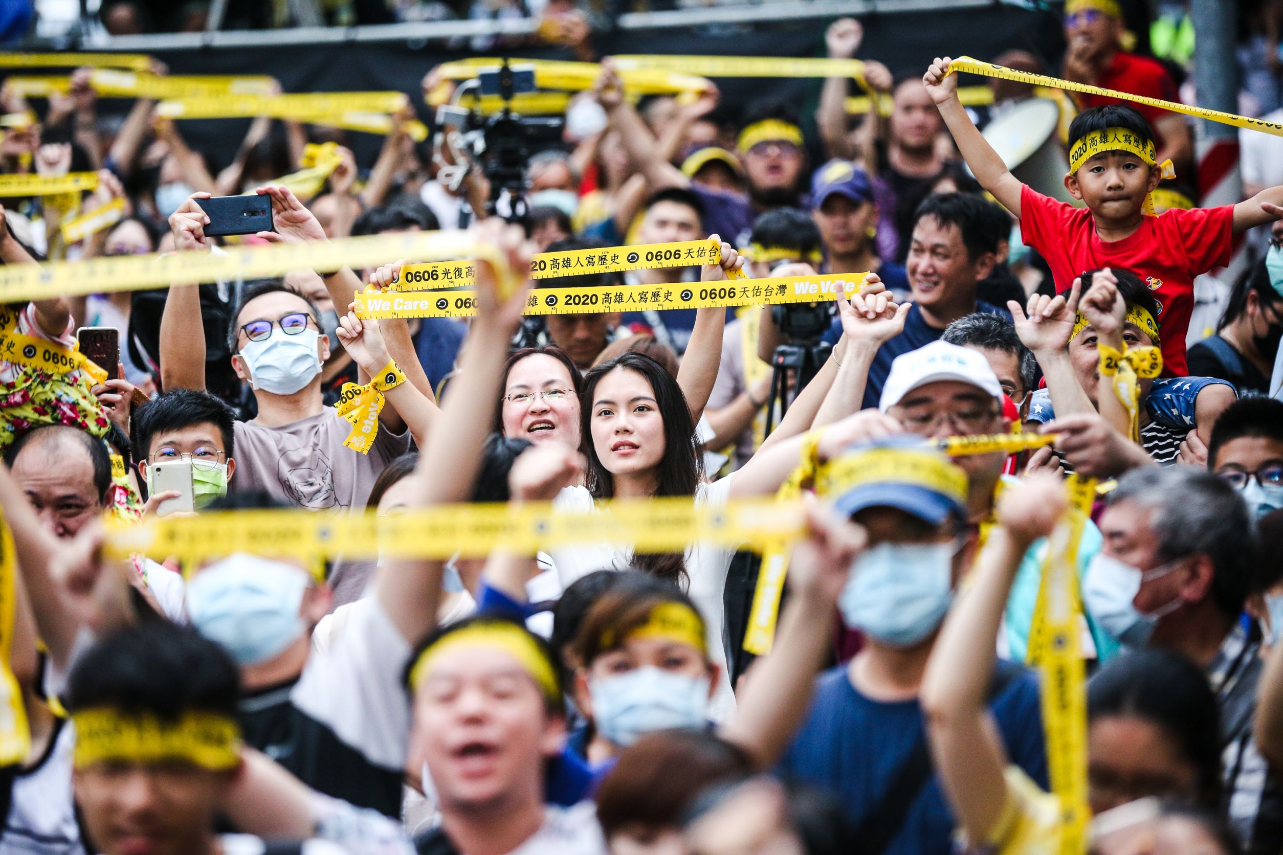 中選會票數在傍晚5時12分，同意罷免韓國瑜的票數已達60萬1,412票，韓國瑜已確定遭罷免。