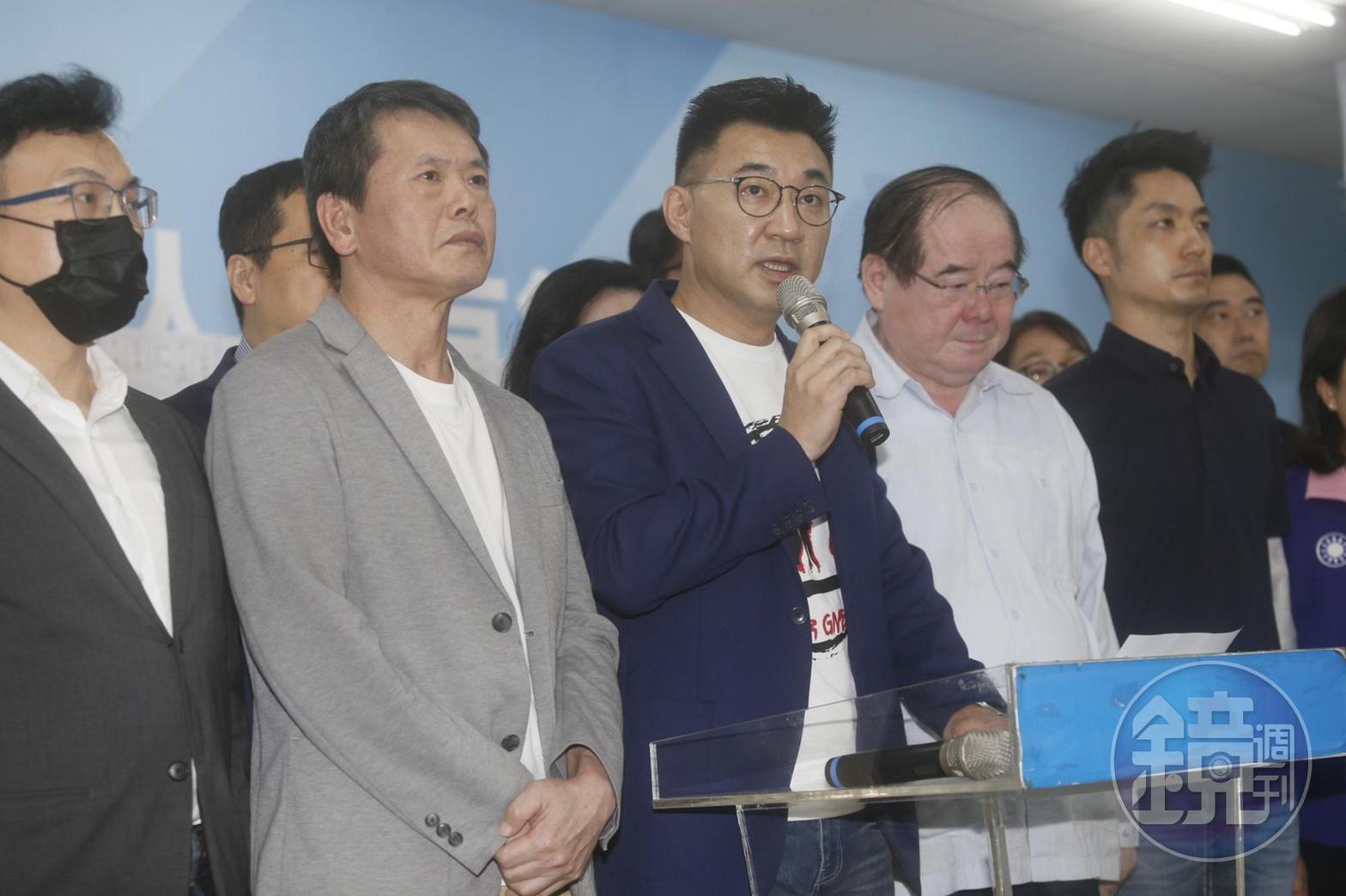 國民黨主席江啟臣表示尊重投票的結果,他將儘速與韓國瑜及黨內幹部,商討如何面對接下來的補選挑戰。