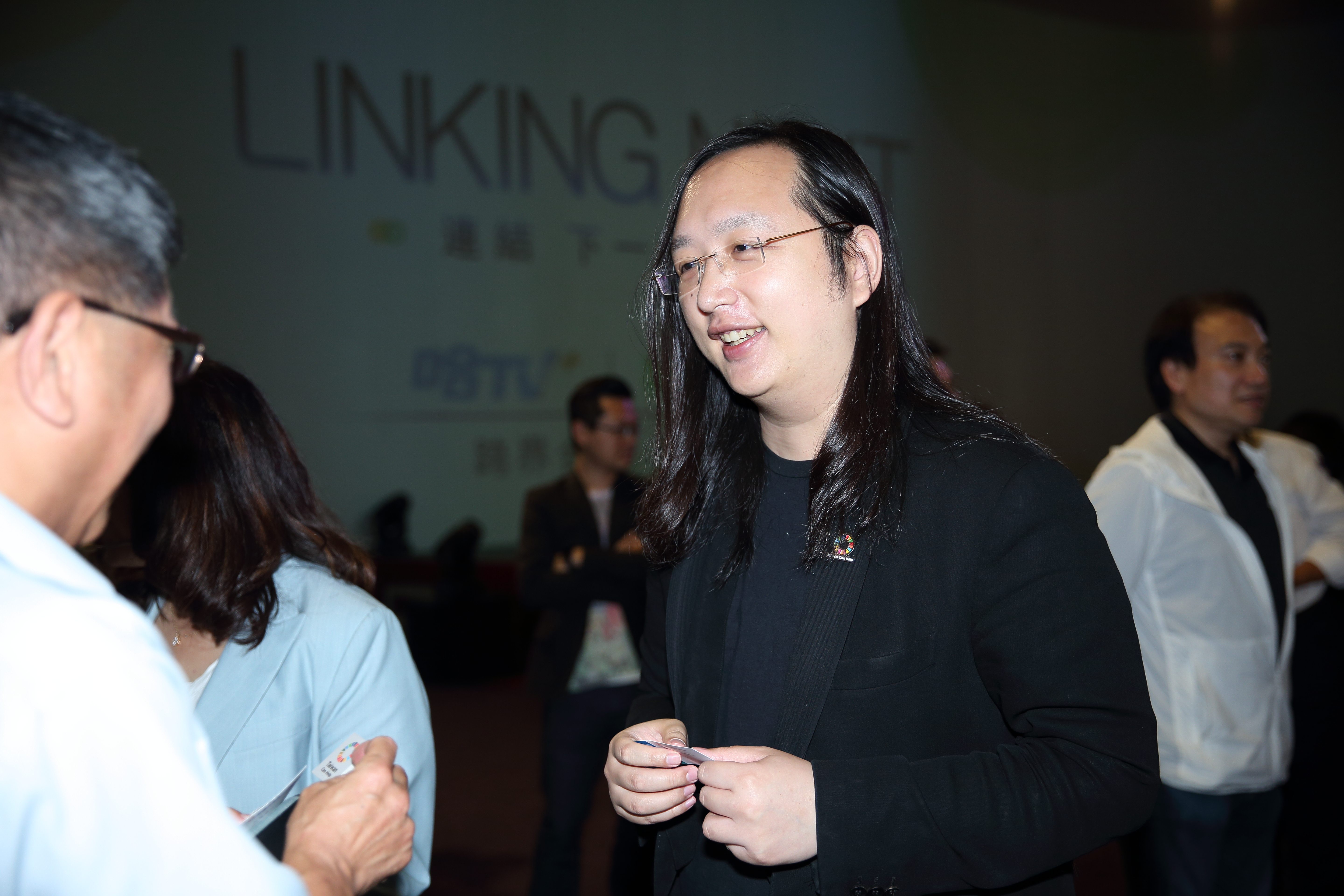 唐鳳受邀視訊參加大學畢業典禮，對學生提問有問必答。（本刊資料照）