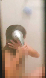網路有許多女子遭偷拍洗澡的畫面。(圖為示意畫面,非當事人)