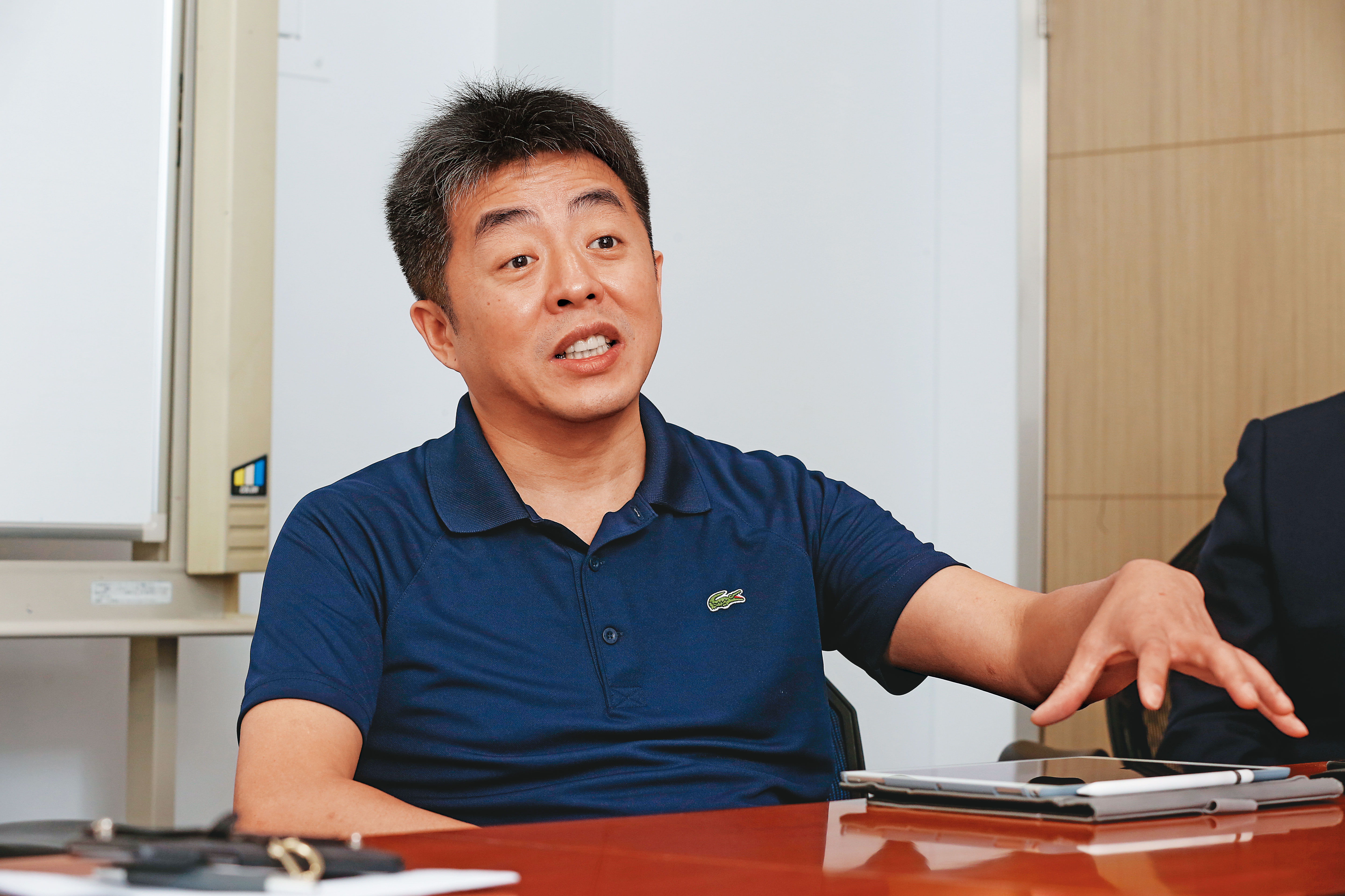 大三得電子總監黃教傑說，「我們只是希望能夠大家一起創造更多機會，本來談得不錯，想不到現在日亞化竟然頑強抵抗。」