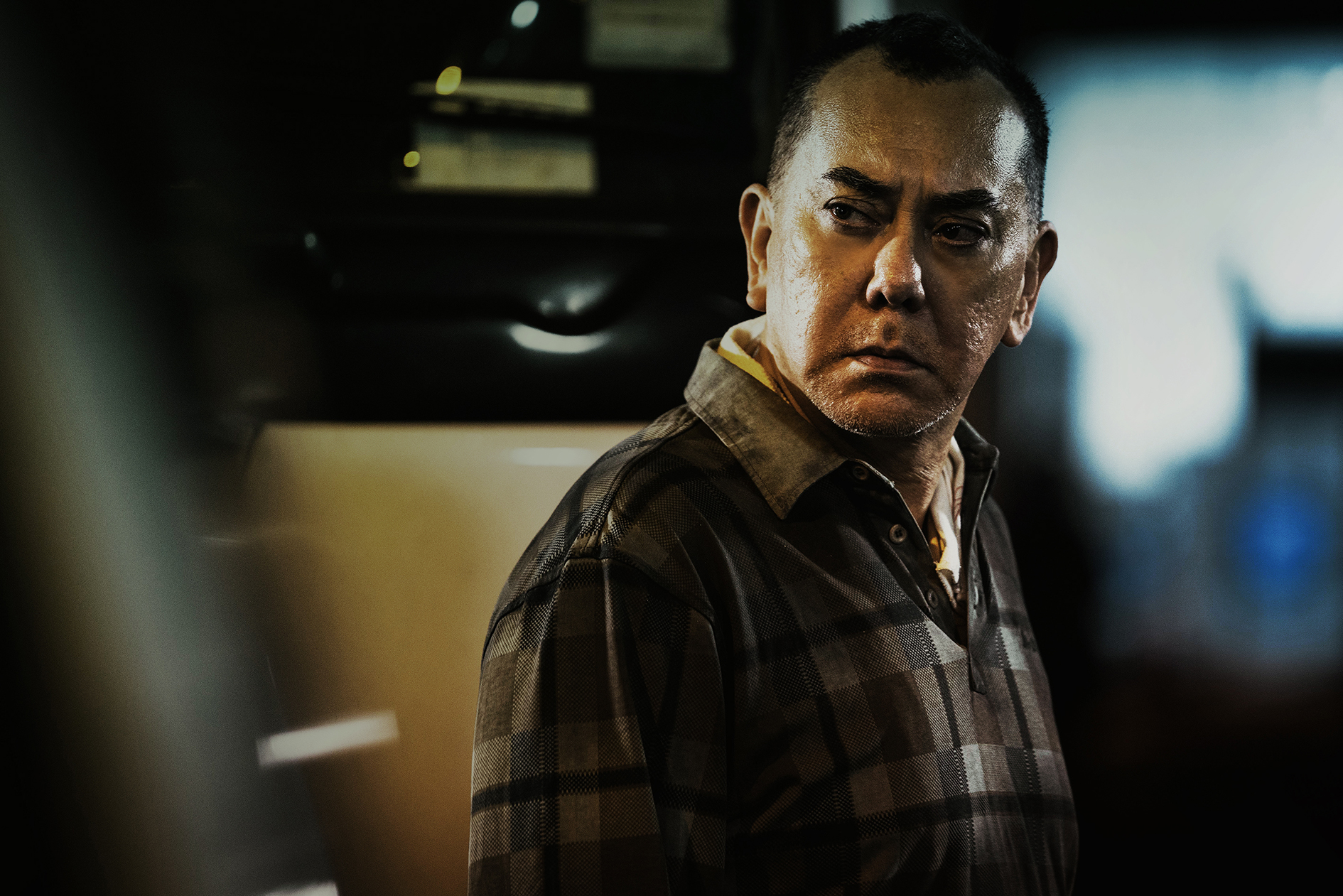 黃秋生現正在台灣拍戲，而他演出的恐怖片《死因無可疑》7月初將在台灣上映。（華映提供）