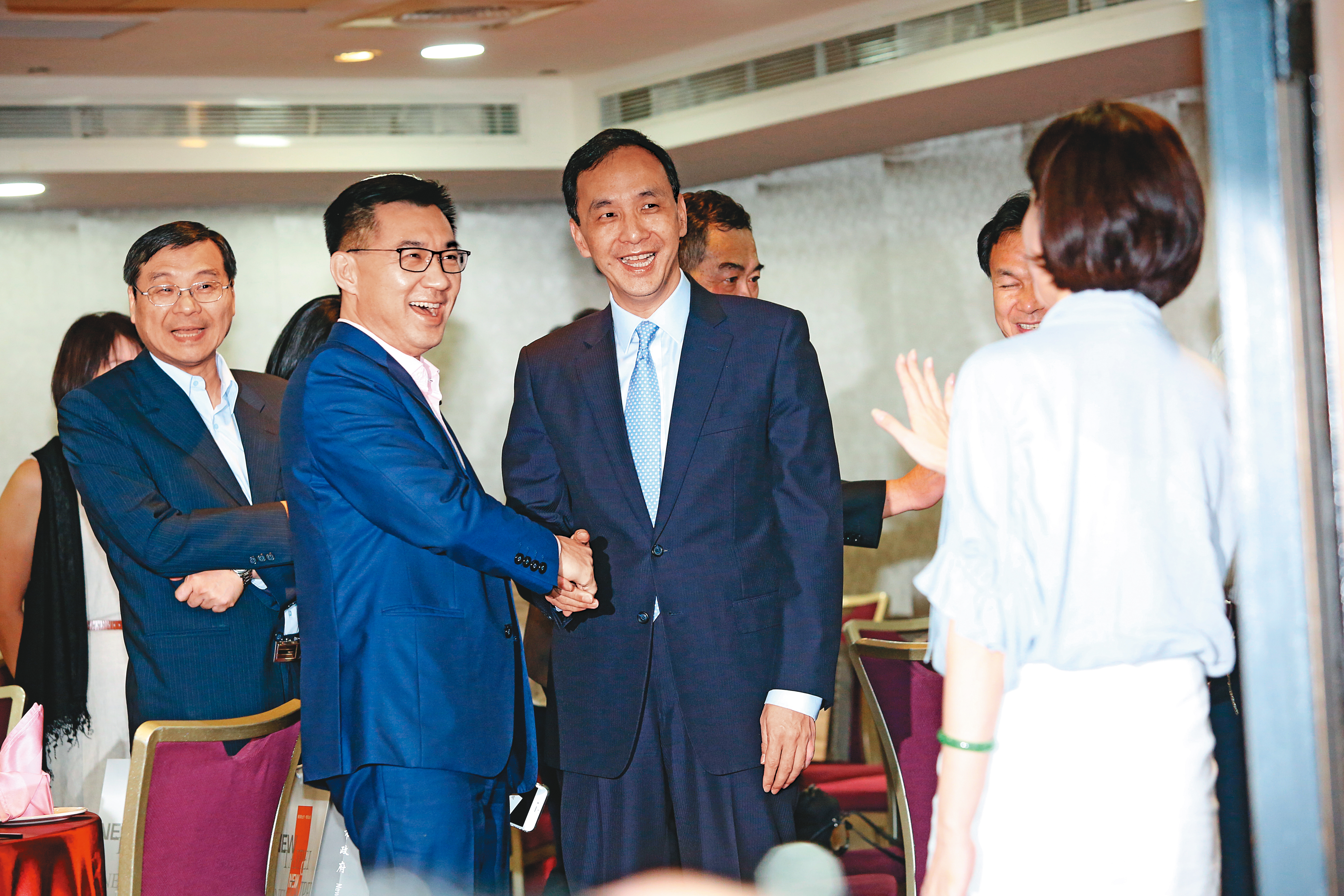 韓國瑜動向未明，有利江啟臣為後罷韓局勢展開布局，但也須嚴防黨內另一勁敵朱立倫。