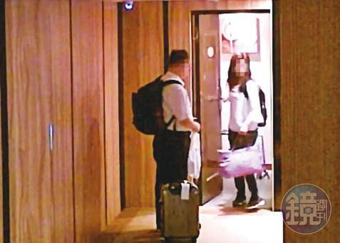 06/05 08:30,吳男(左)及林女(右)6月5日早上退房,結束4天3夜的出差行程。