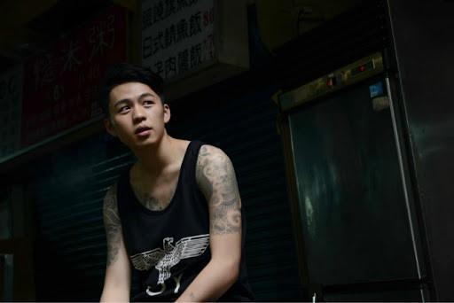 李鴻其以《 醉·生夢死》拿下台北電影獎最佳男主角、金馬獎最佳新演員。（翻攝自funscreen.com.tw） 