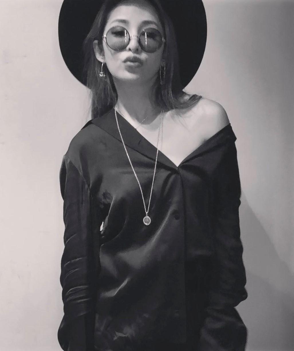 Elva與網友的對戰。(翻攝自Elva IG)