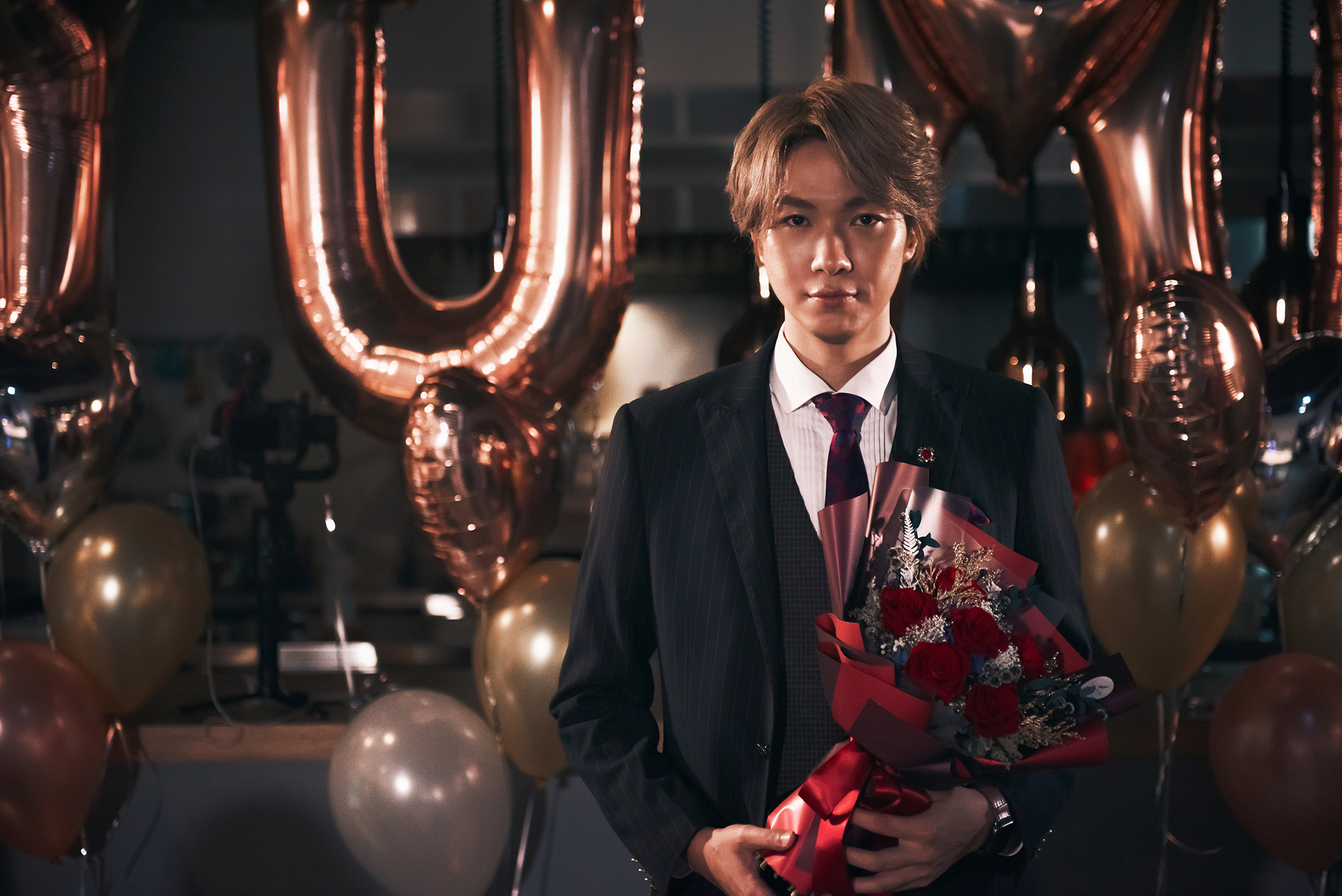 黃少谷選在新歌〈天堂的證明〉數位上架日，帶著Yumi到戶政事務所辦理結婚登記，2人正式成為夫妻。（喜歡音樂提供）