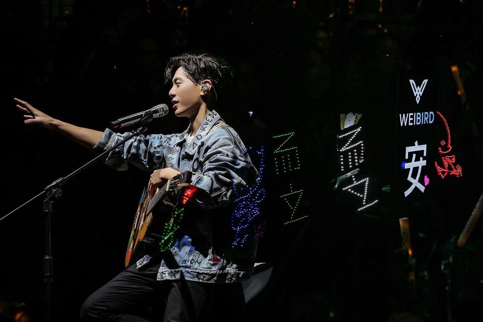 雖然有宅宅的那一面，可是韋禮安上台時，卻總是可以感受到魔幻的時候。（翻攝自韋禮安臉書）