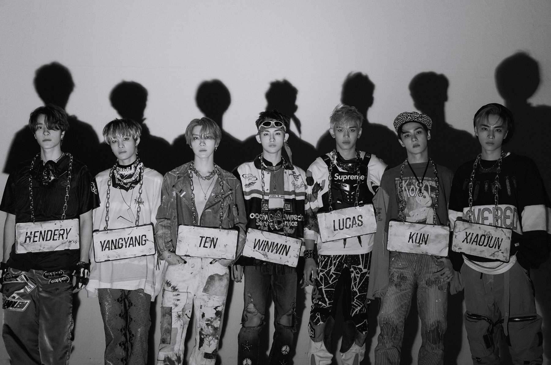 威神V（WayV）推出首張正規專輯《Awaken The World》。（avex Taiwan提供）