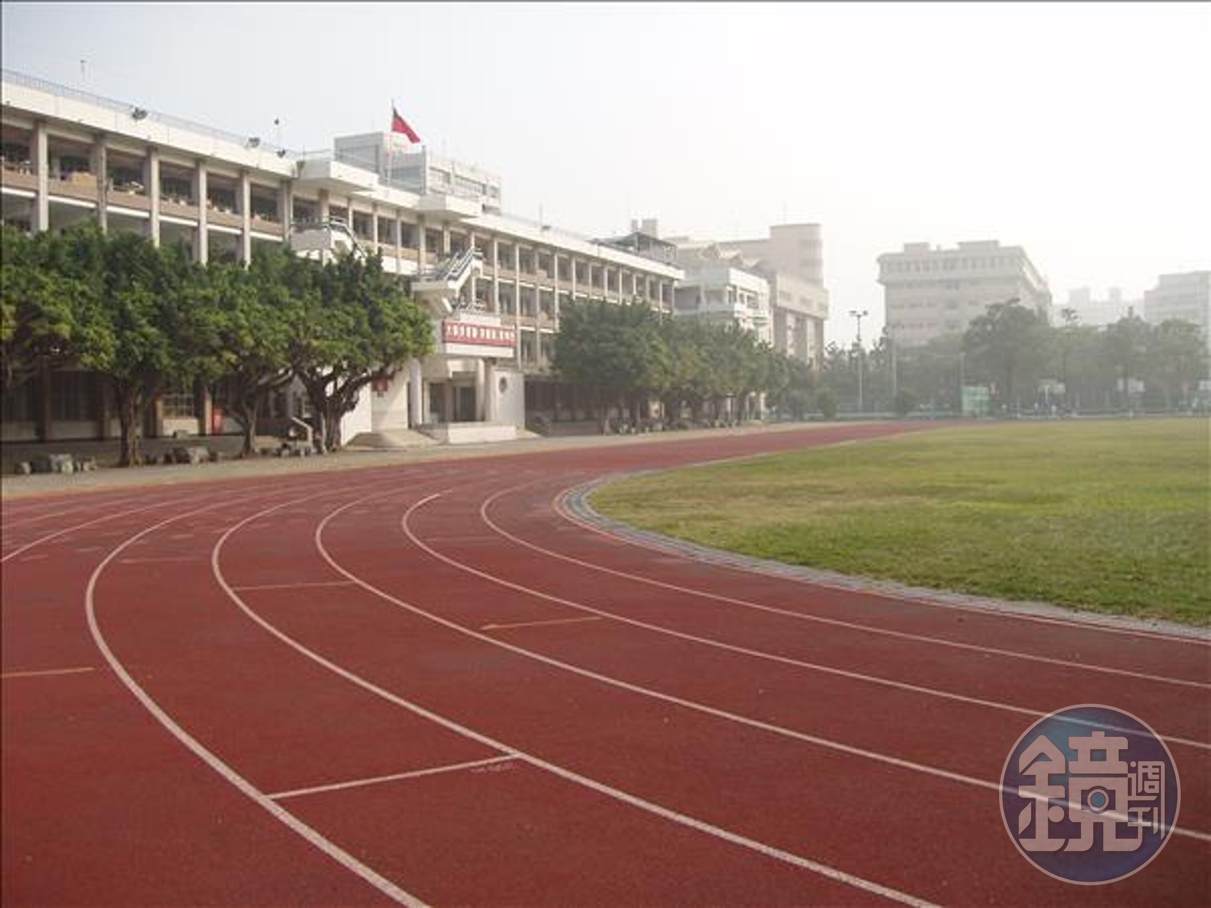高雄一名高二學生疑因保管公款拿不出來，壓力過大在校輕生。（翻攝自學校官網）