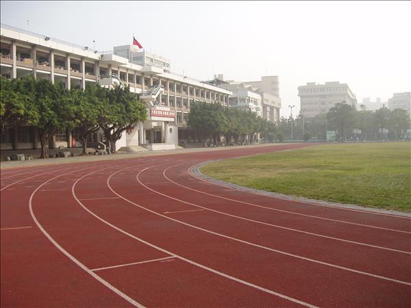 高雄一名高二學生疑因保管公款拿不出來，壓力過大在校輕生。（翻攝自學校官網）