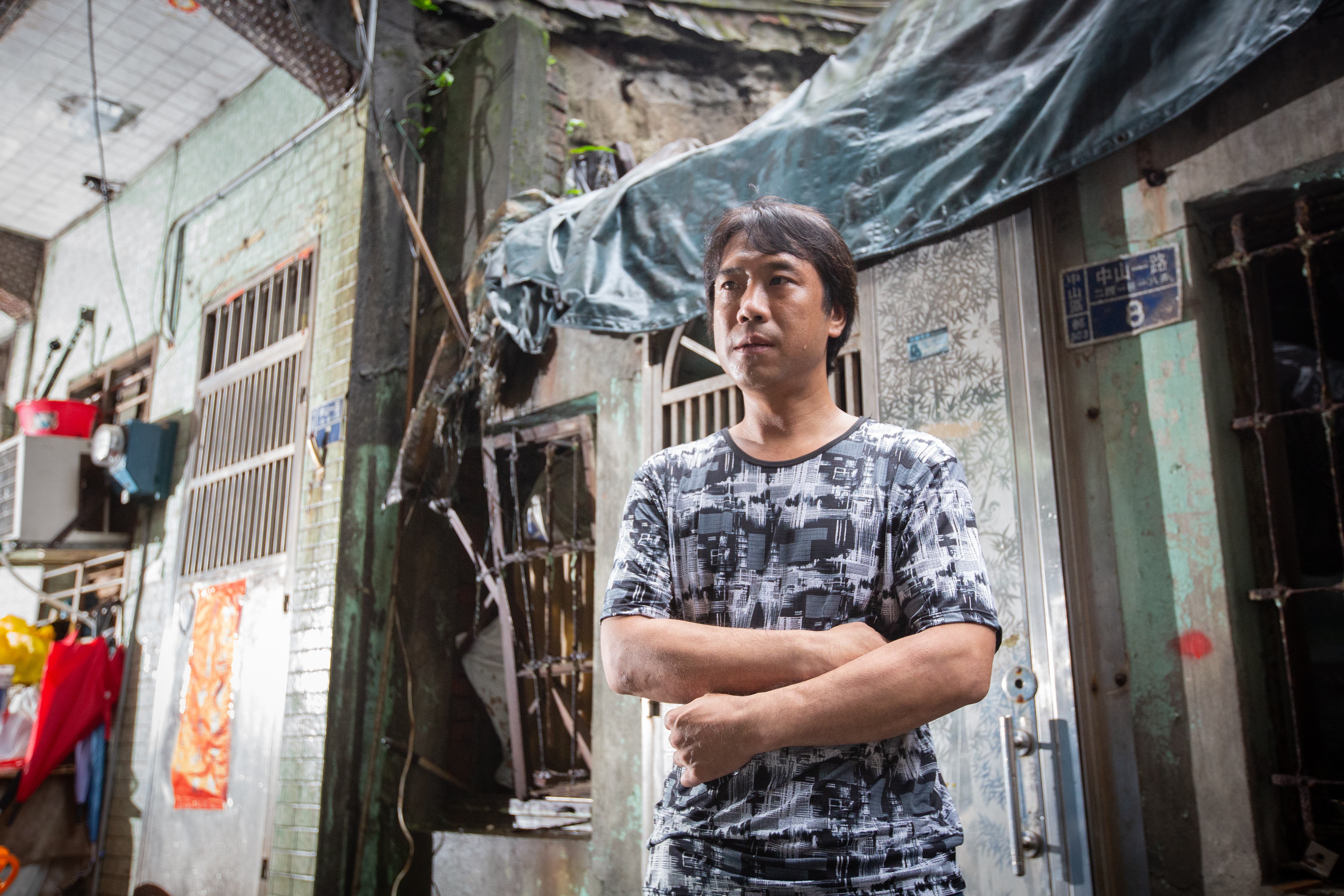 陳青旭因為4年前2張、計18,000元的罰單，房子遭到法拍。