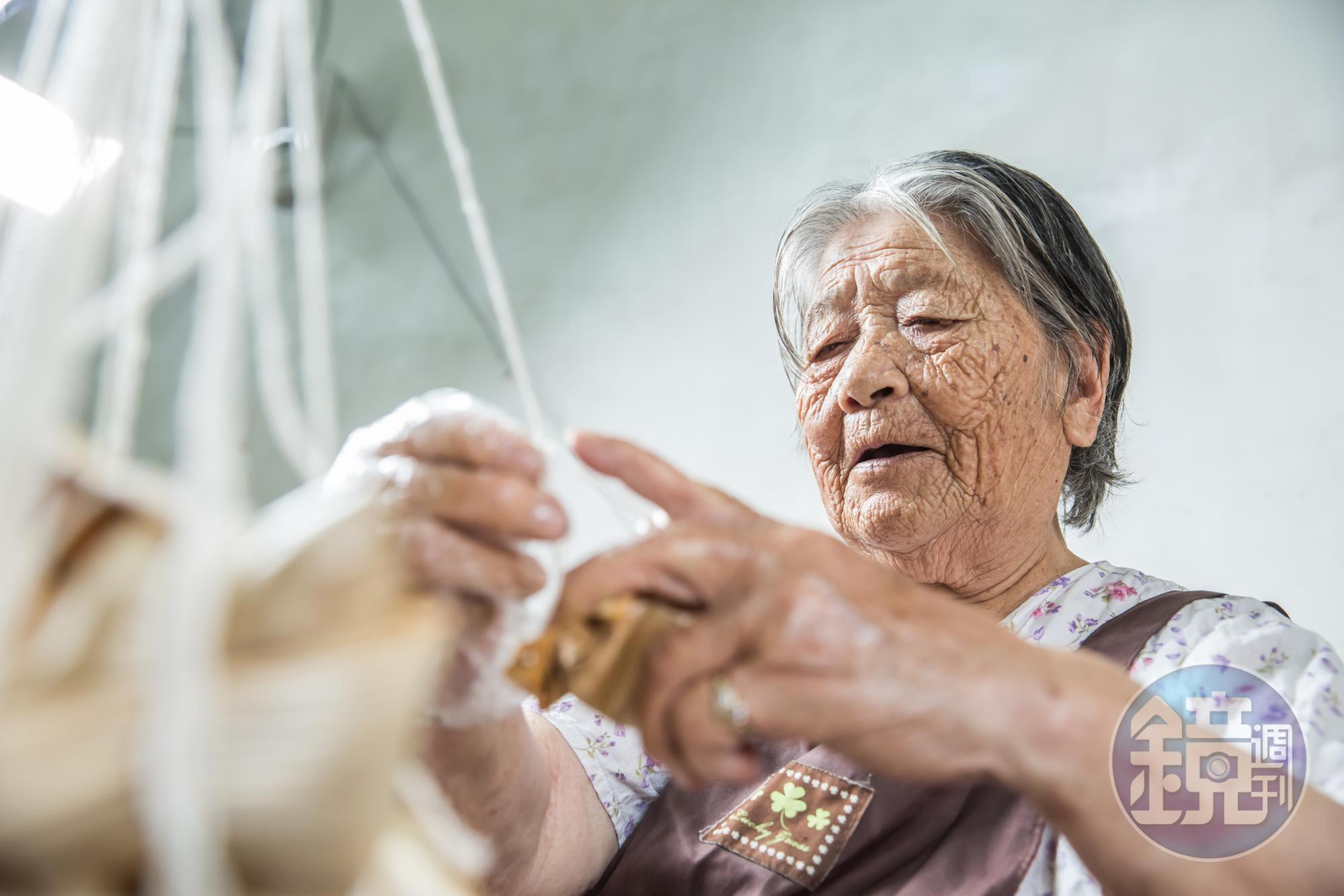 林蜂最初是在核一廠工地販售涼飲、麵包給工人們吃，後來鎖定白領階級推出粽子，大受歡迎。