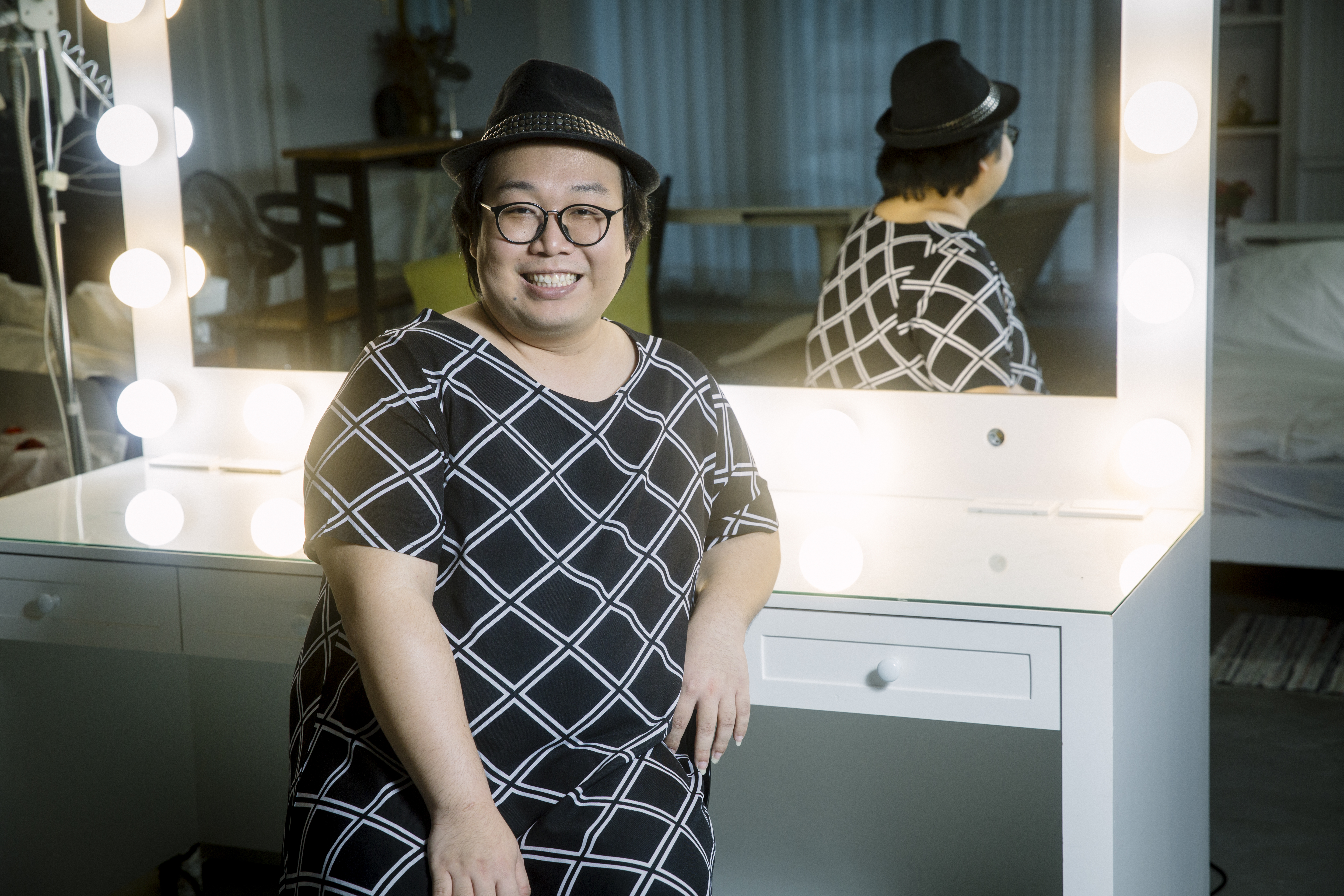 娘娘對愛情不期不待，性的幻想還多一些，她說「誰會來追我？現在就是外貌協會。我覺得自己很棒，但連我自己都想要跟帥哥在一起了。」