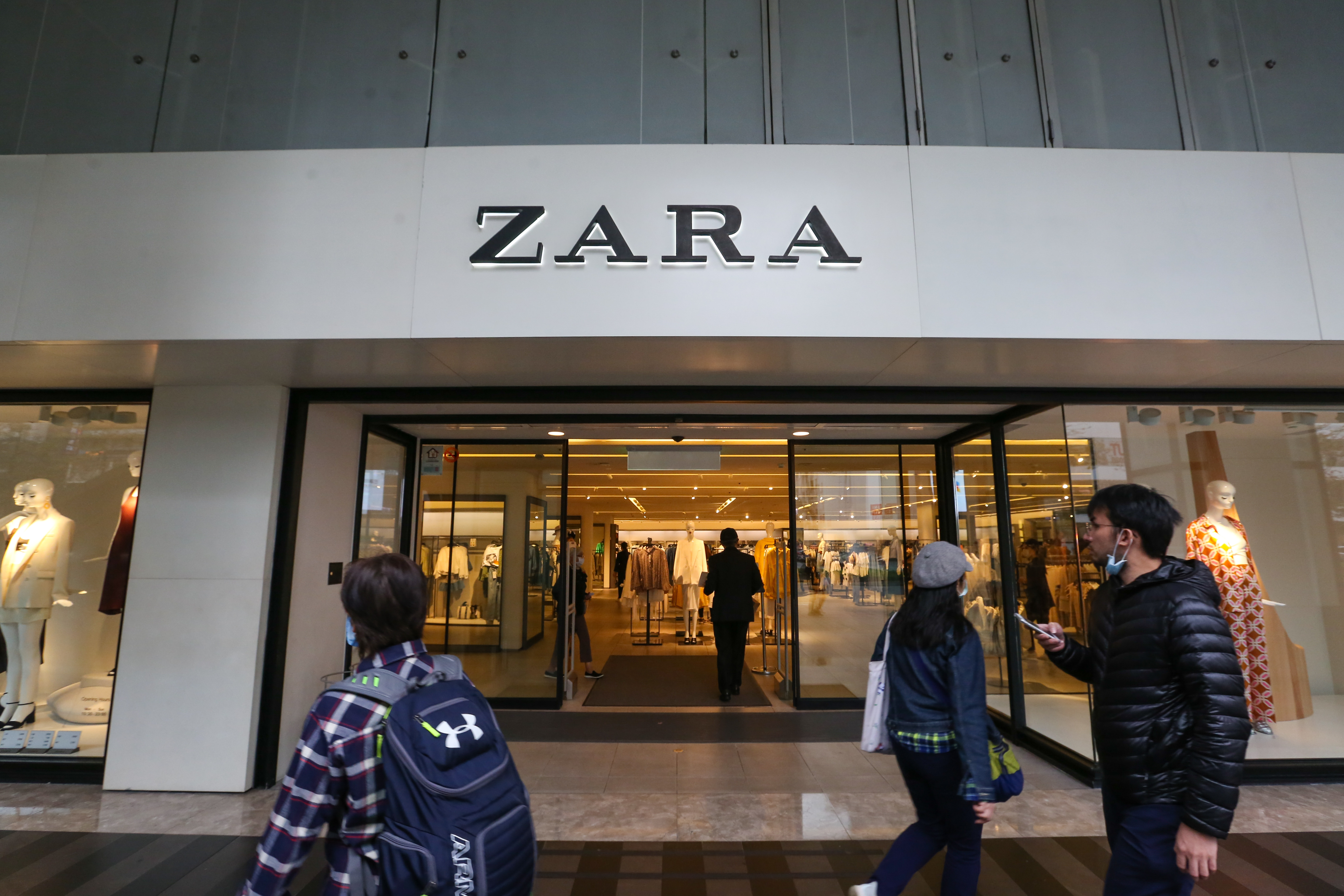 時尚品牌ZARA母公司表示，將關閉全球1200門市。（本刊資料照）