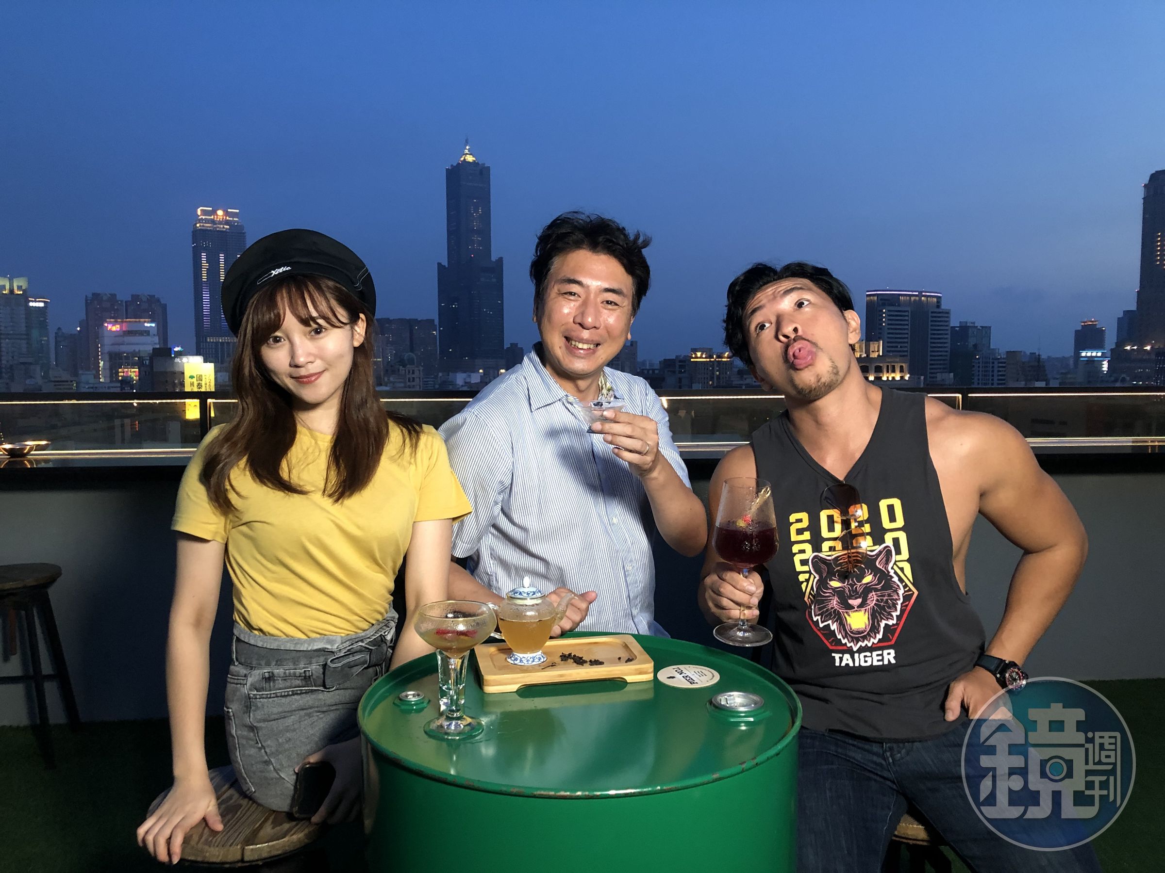 張文綺、梁赫群、夢多因為一起主持《食尚玩家瘋狂總部》，變成好朋友。（TVBS提供）