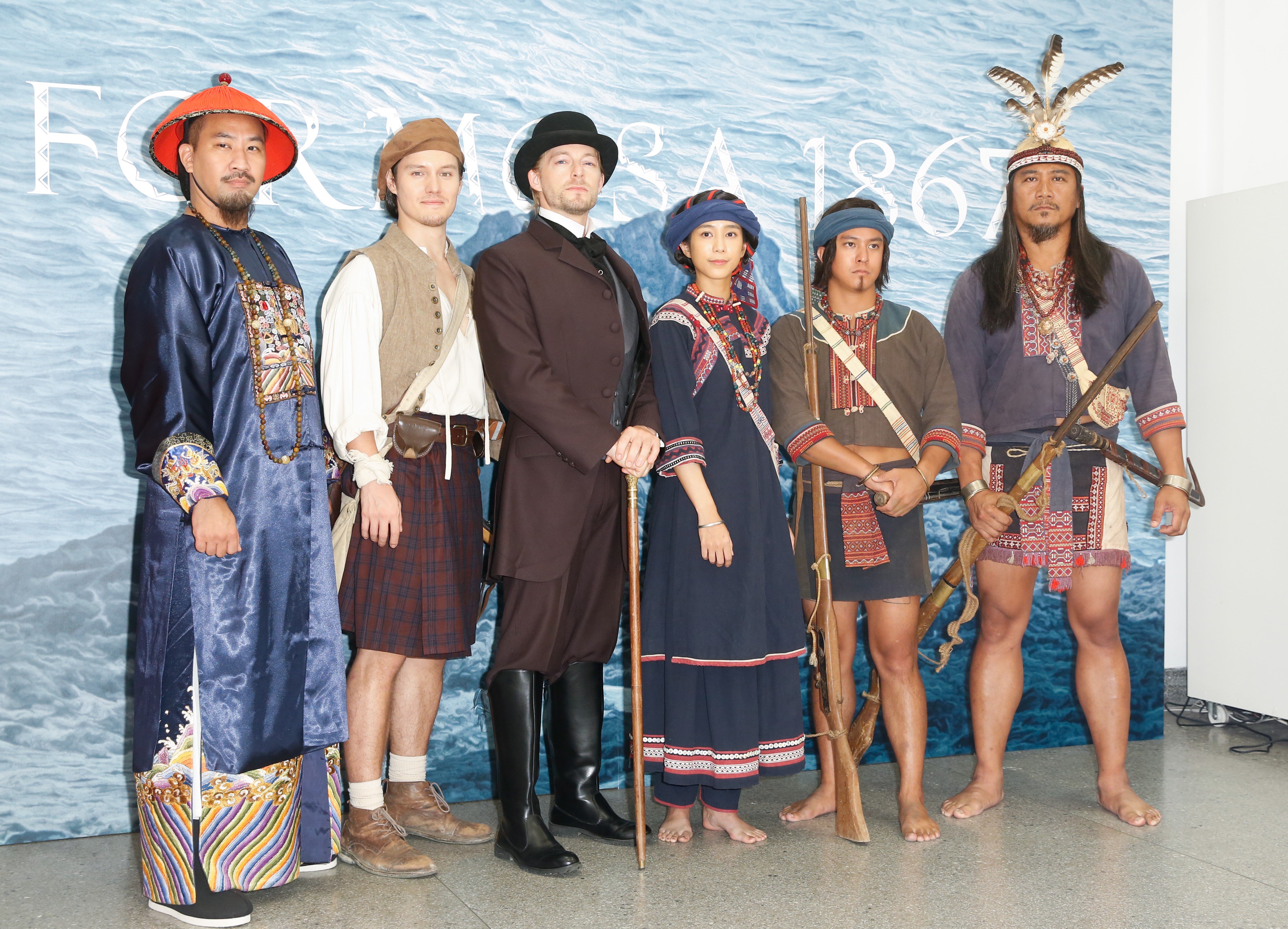 黃健瑋（左起）、周厚安、法比歐、温貞菱、黃遠、馬克・法拉屋樂出席《斯卡羅》定名記者會。