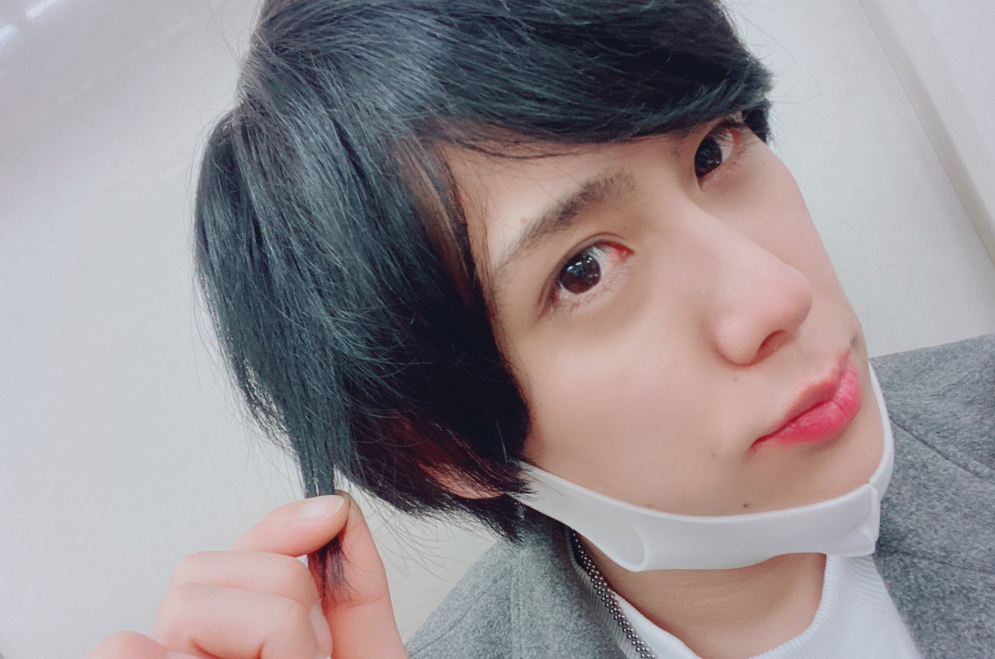 日本26歲男偶山內大輔涉嫌猥褻7旬嬤，昨天遭到警方逮補。（翻攝自山內大輔推特）