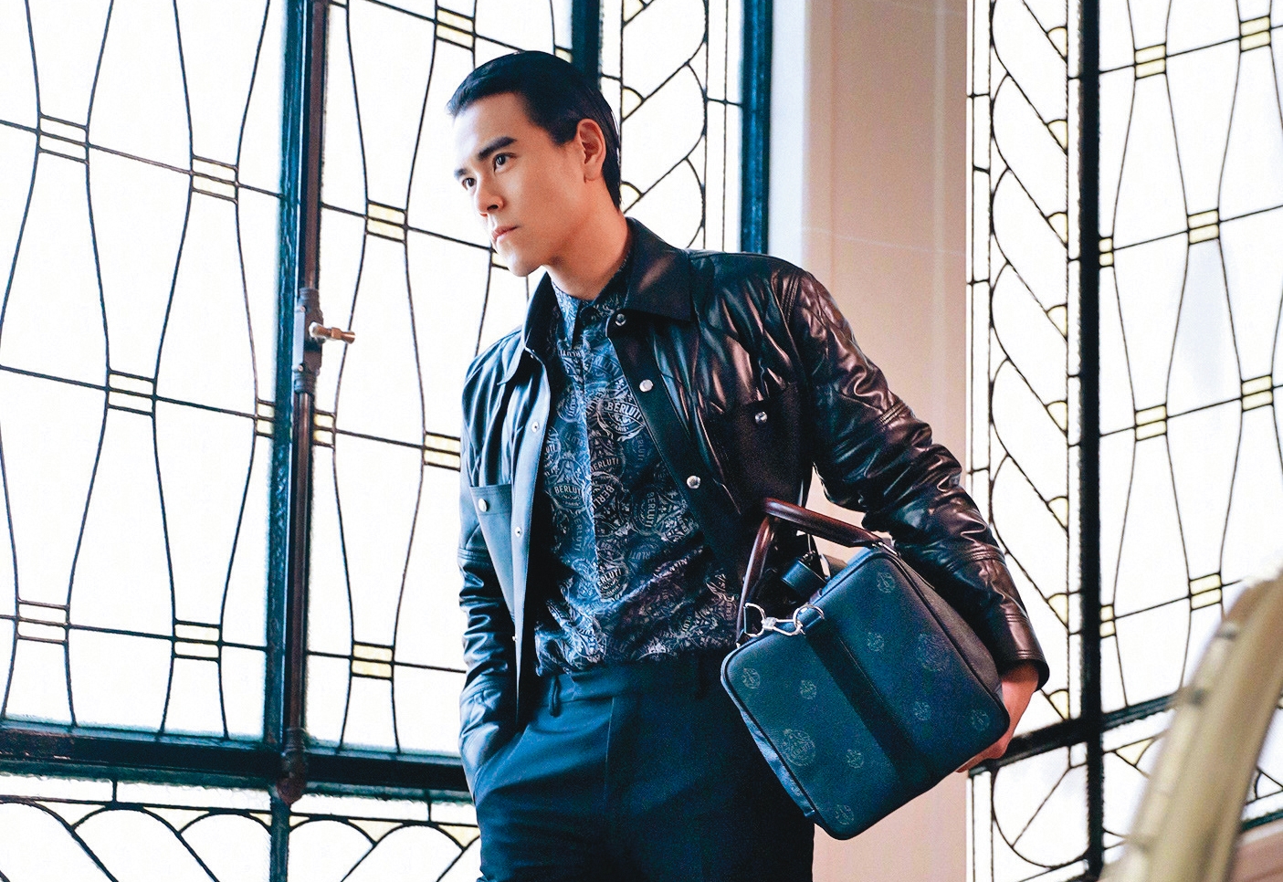 彭于晏帥氣形象是許多時尚品牌愛用的代言人。（翻攝自彭于晏微博）