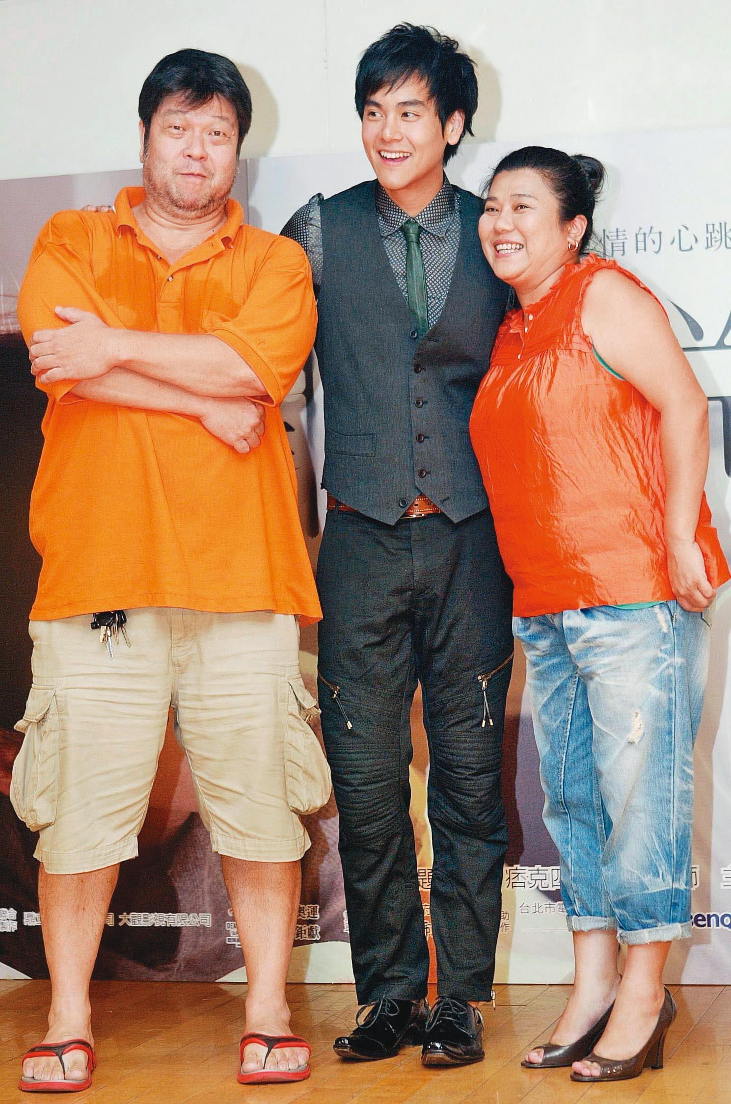 羅北安(左)與林美秀(右)在電影《聽說》飾演彭于晏的爸媽,從那之後便成為忘年之交。(東方IC)