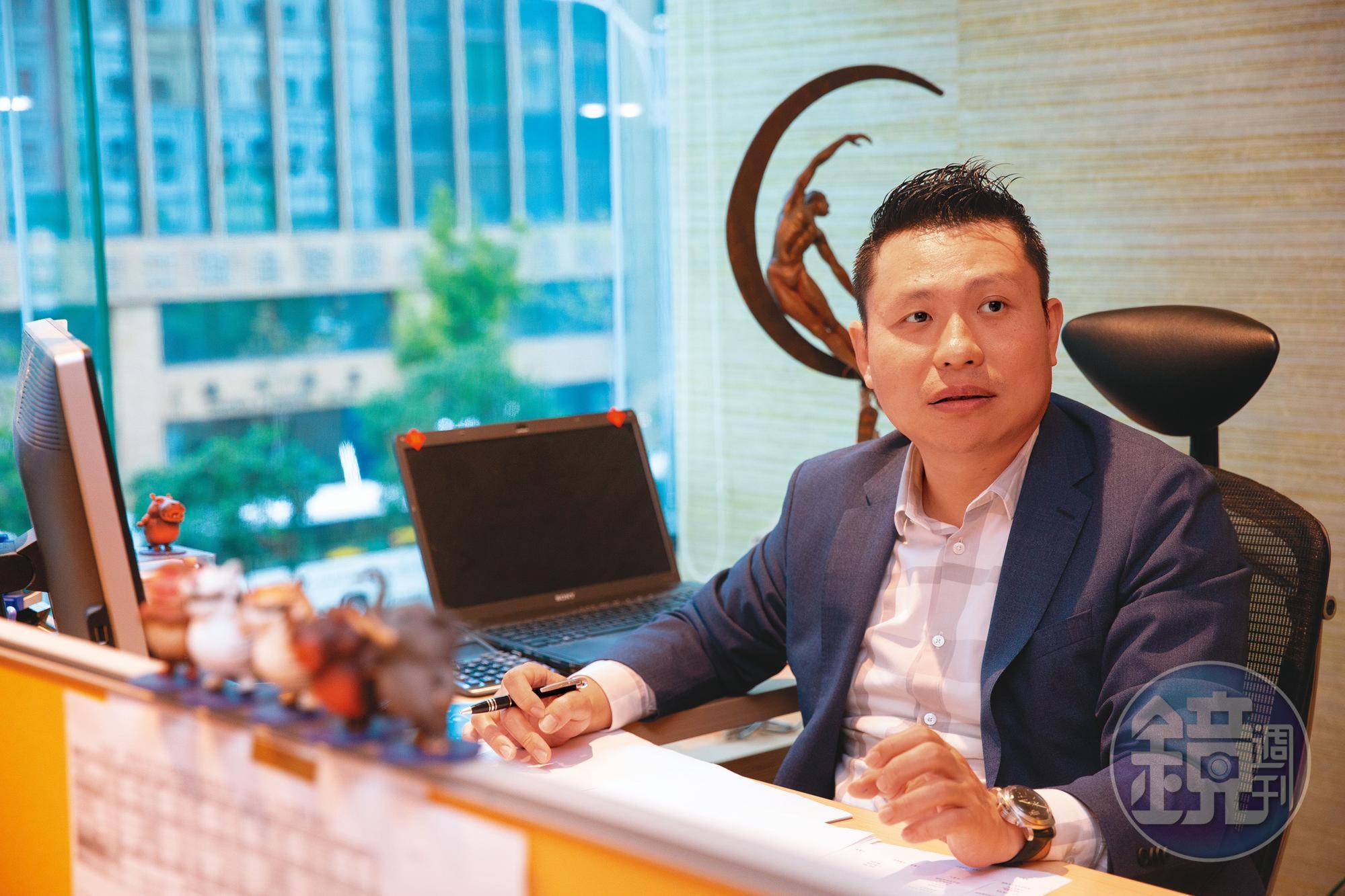 陳弘洲做室內設計起家，跨入餐飲，全因太太是拉拉熊的粉絲。