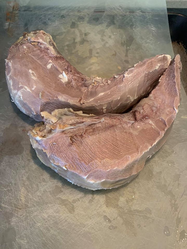 削去表皮的牛舌模樣。