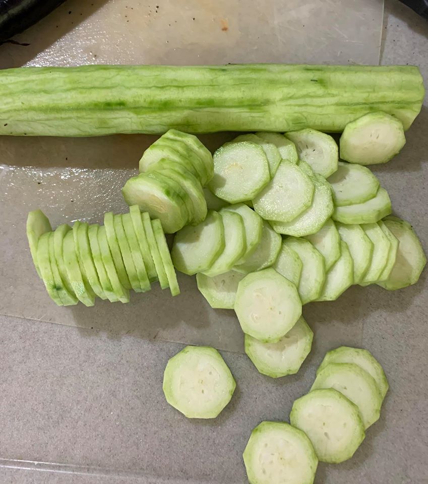 澎湖絲瓜切片。