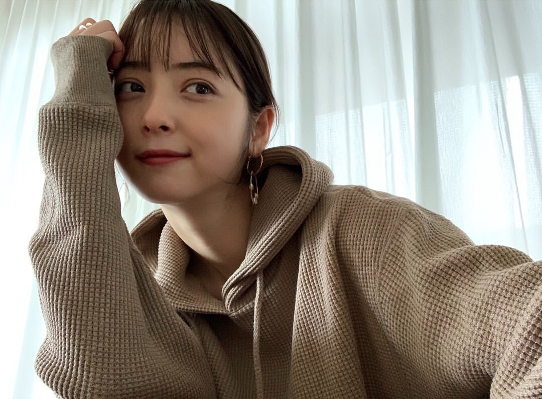 佐佐木希更新IG，為自己老公的醜聞向大眾致歉。（翻攝佐佐木希IG）