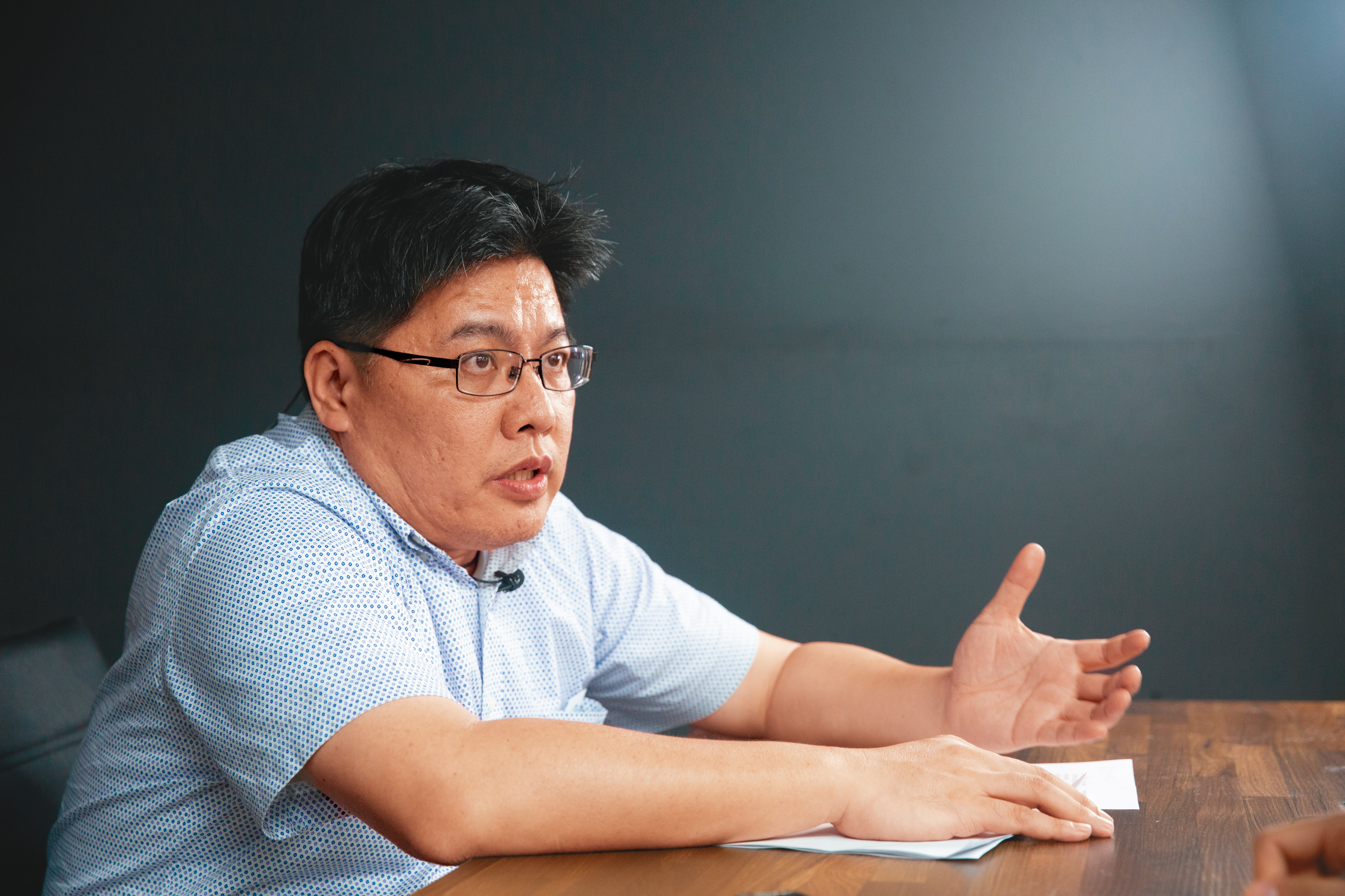 立委邱顯智指出，與未滿14歲之人發生性行為，最重可判刑10年。