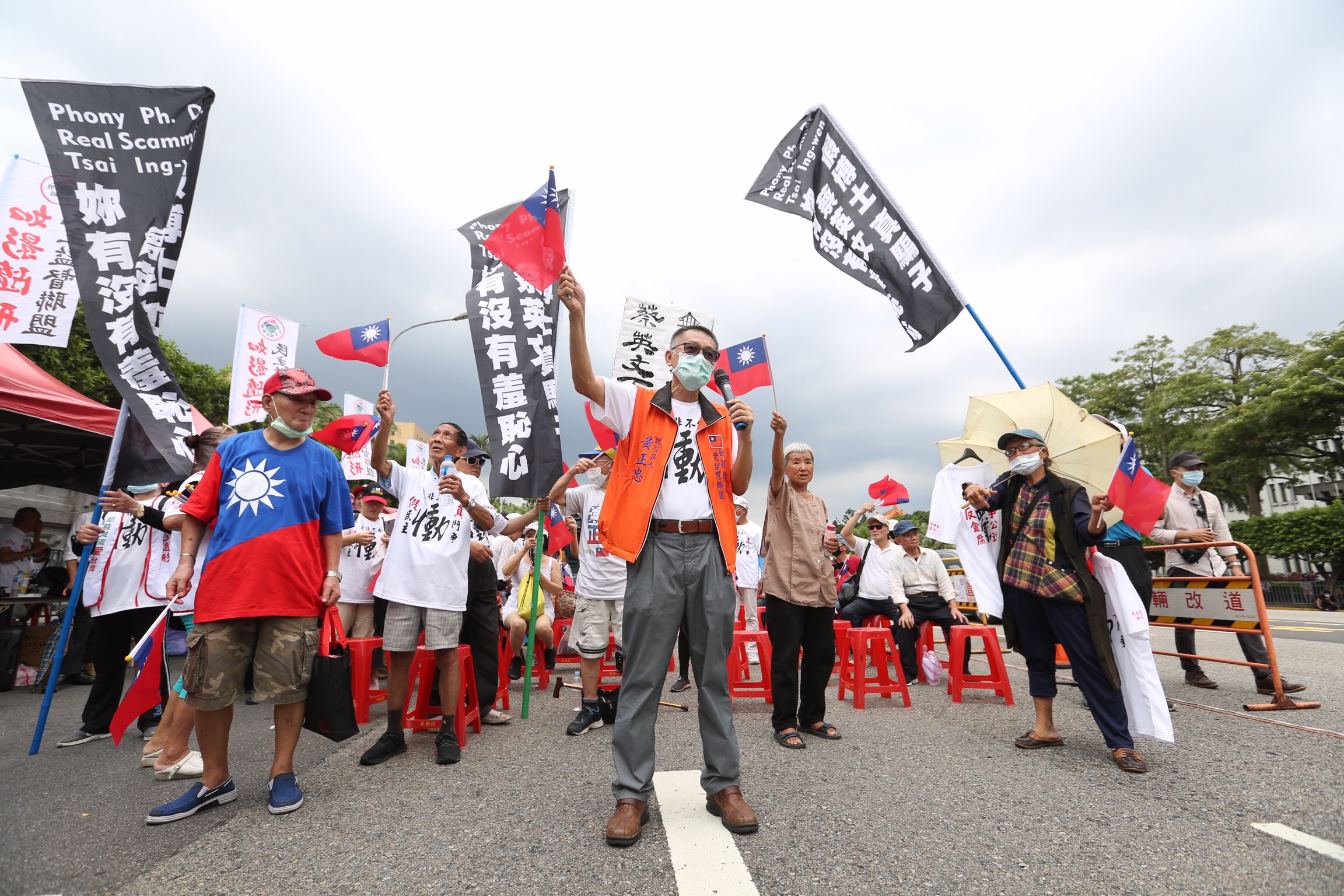 民主監督聯盟總召集人黃正忠，批評國民黨對許崑源的死，至今毫無作為。