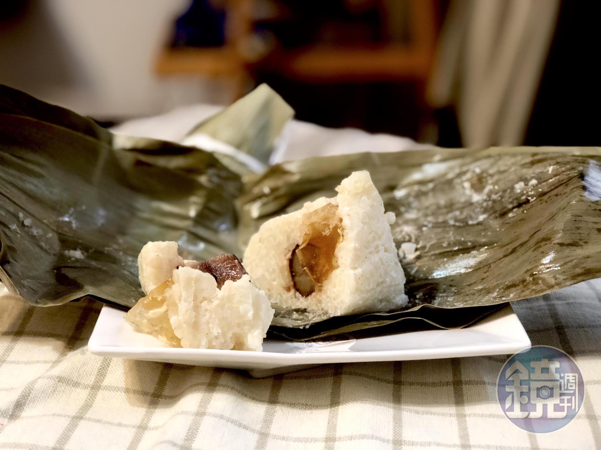 SEASON Artisan Pâtissier結合中西，月桃粽葉裡包的是法式米布丁。