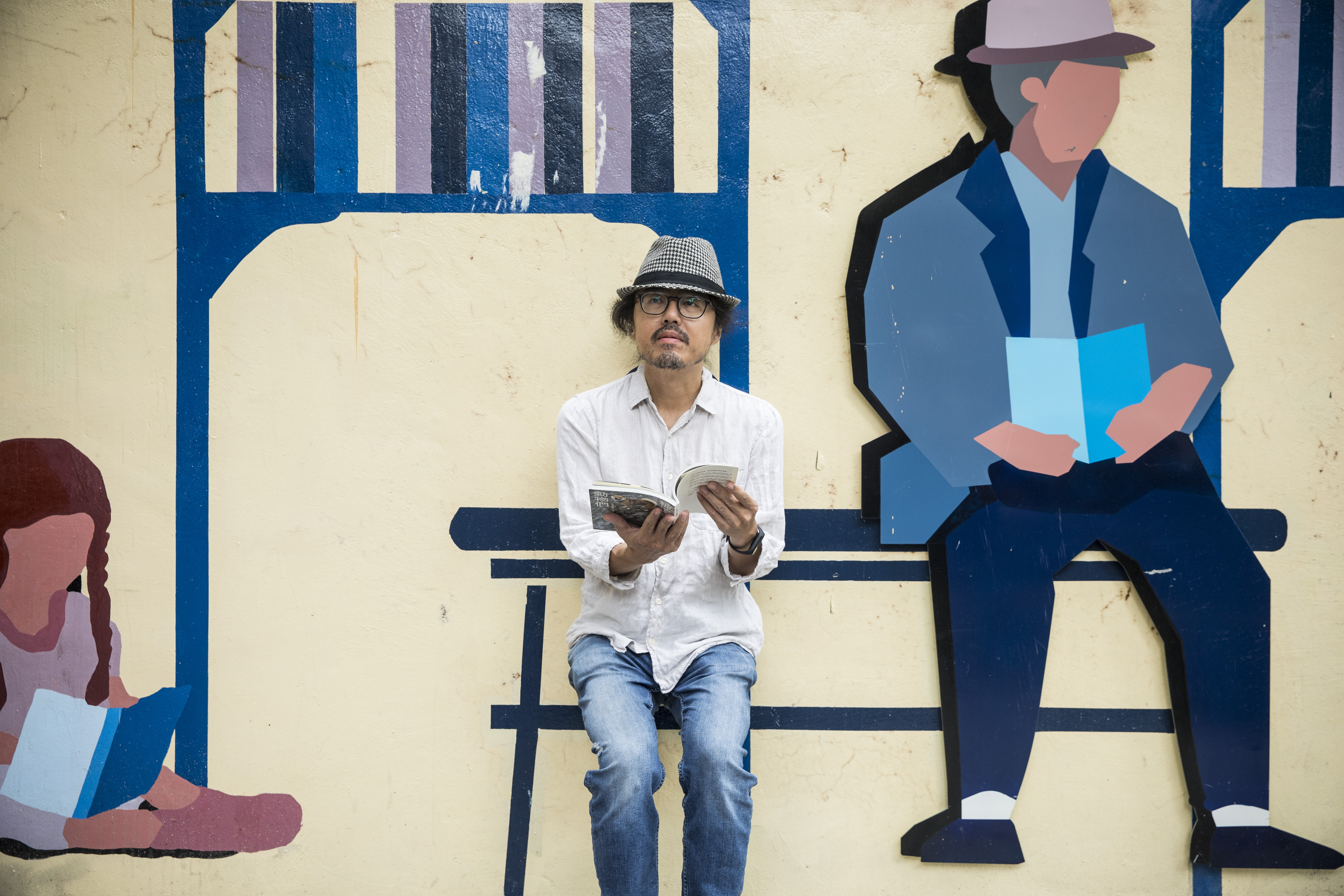 周易正擔任總編輯的「行人文化實驗室」，22年來共獲得3座金鼎獎、1座德國紅點設計獎，十餘座開卷好書獎。