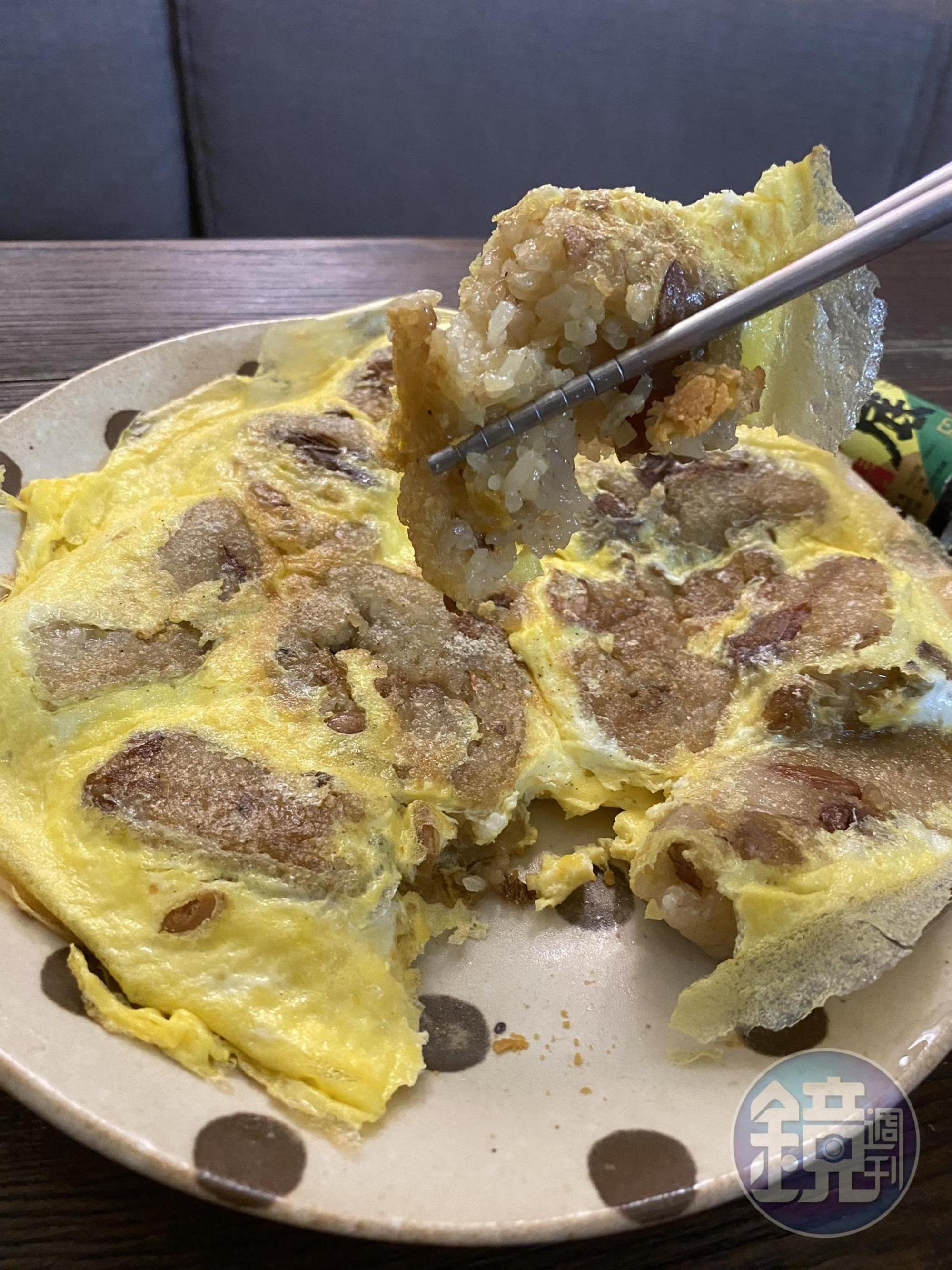 外酥內Q的粽塊，配上煎香的蛋皮，大幅降低粽子的礙胃感。