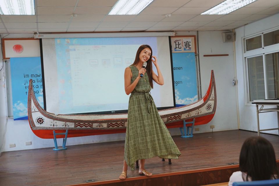 隋棠深入偏鄉學校投入性侵害防治工作，教導孩子保護自己、身體自主權並找出潛在受害者。（翻攝自隋棠臉書）