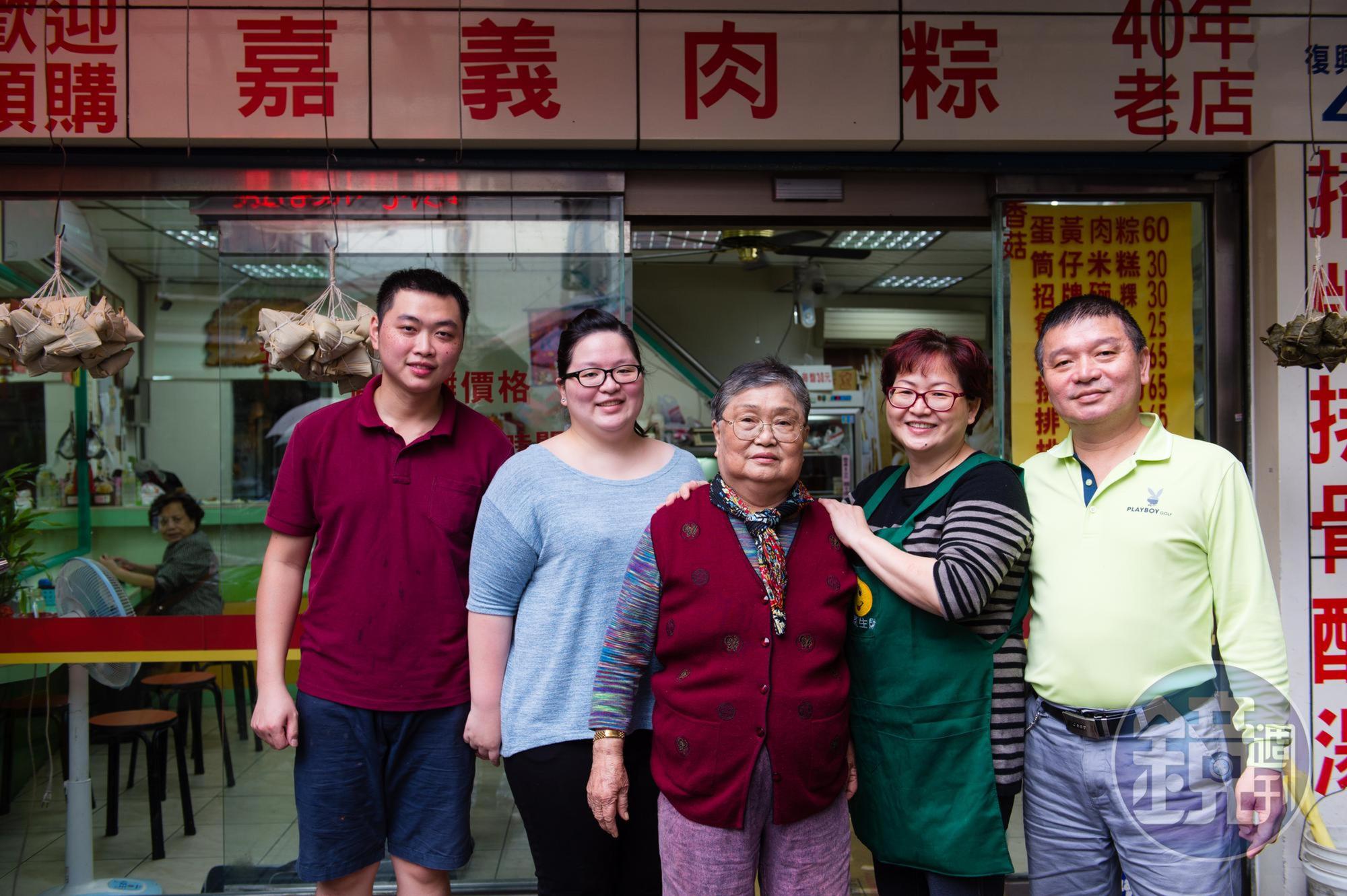 傳承三代的「大家美食館」,要讓美味肉粽繼續飄香「溪洲市場」。