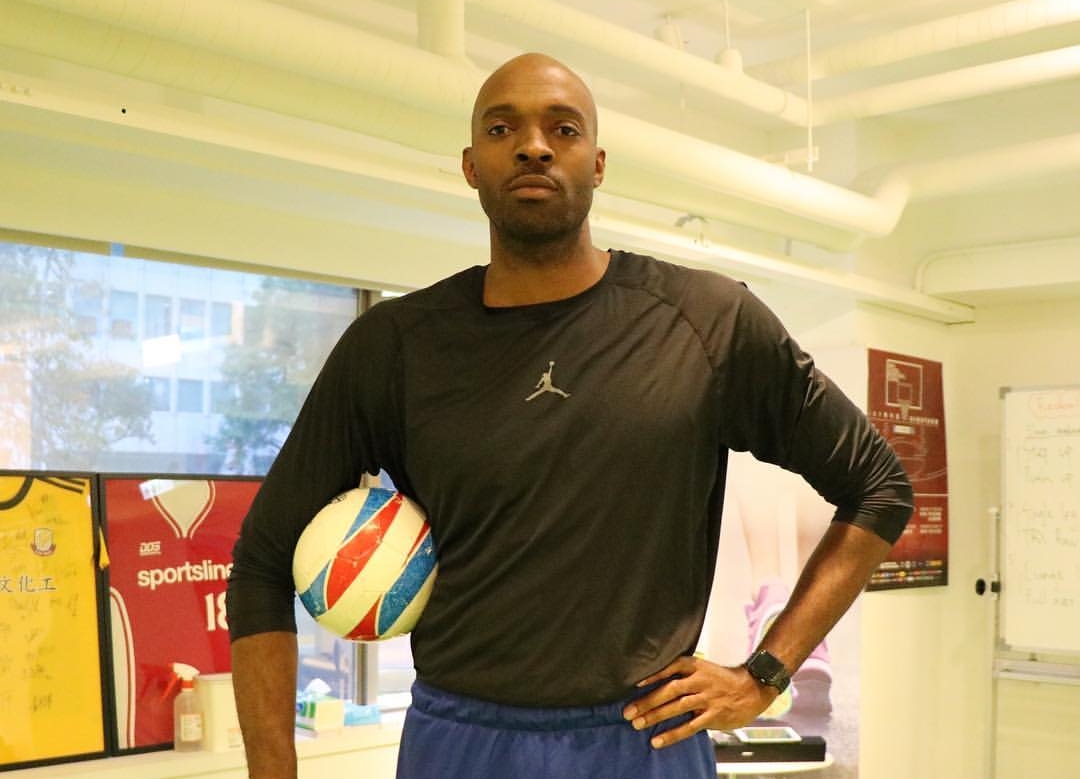 戴維斯不滿po文痛批反骨男孩「塗黑臉」舉動，「對於這些人的無知和愚昧，我實在感到失望！」（翻攝自戴維斯IG）