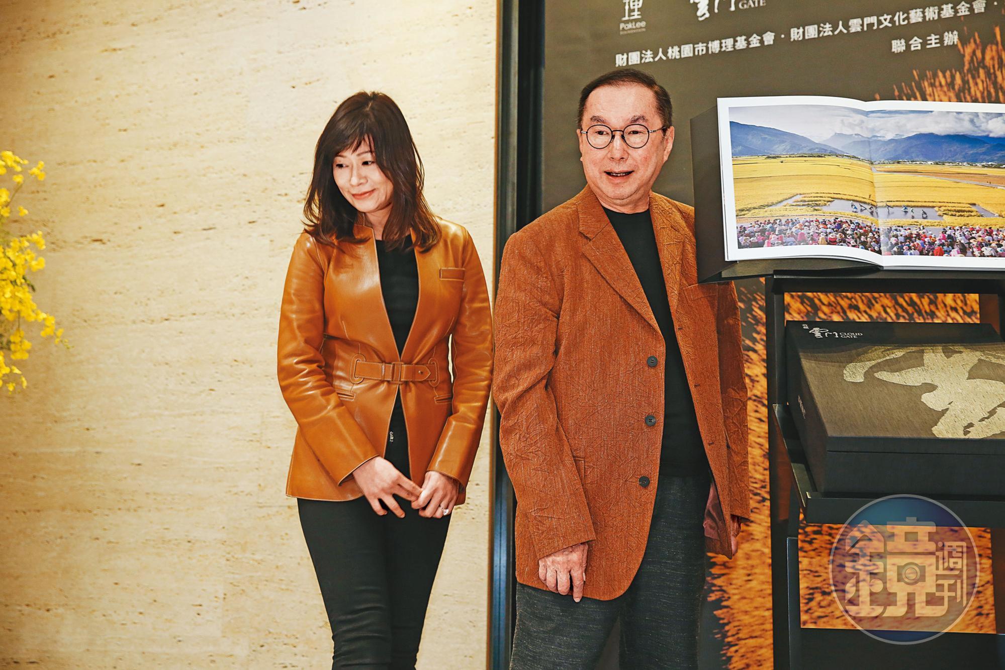 廣達董事長林百里(右)是藝術品收藏大家,也是黃崇仁藝術收藏的引路人。