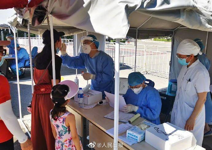 北京近日累計確診病例破百，當局嚴陣以待。（翻攝自人民日報微博）