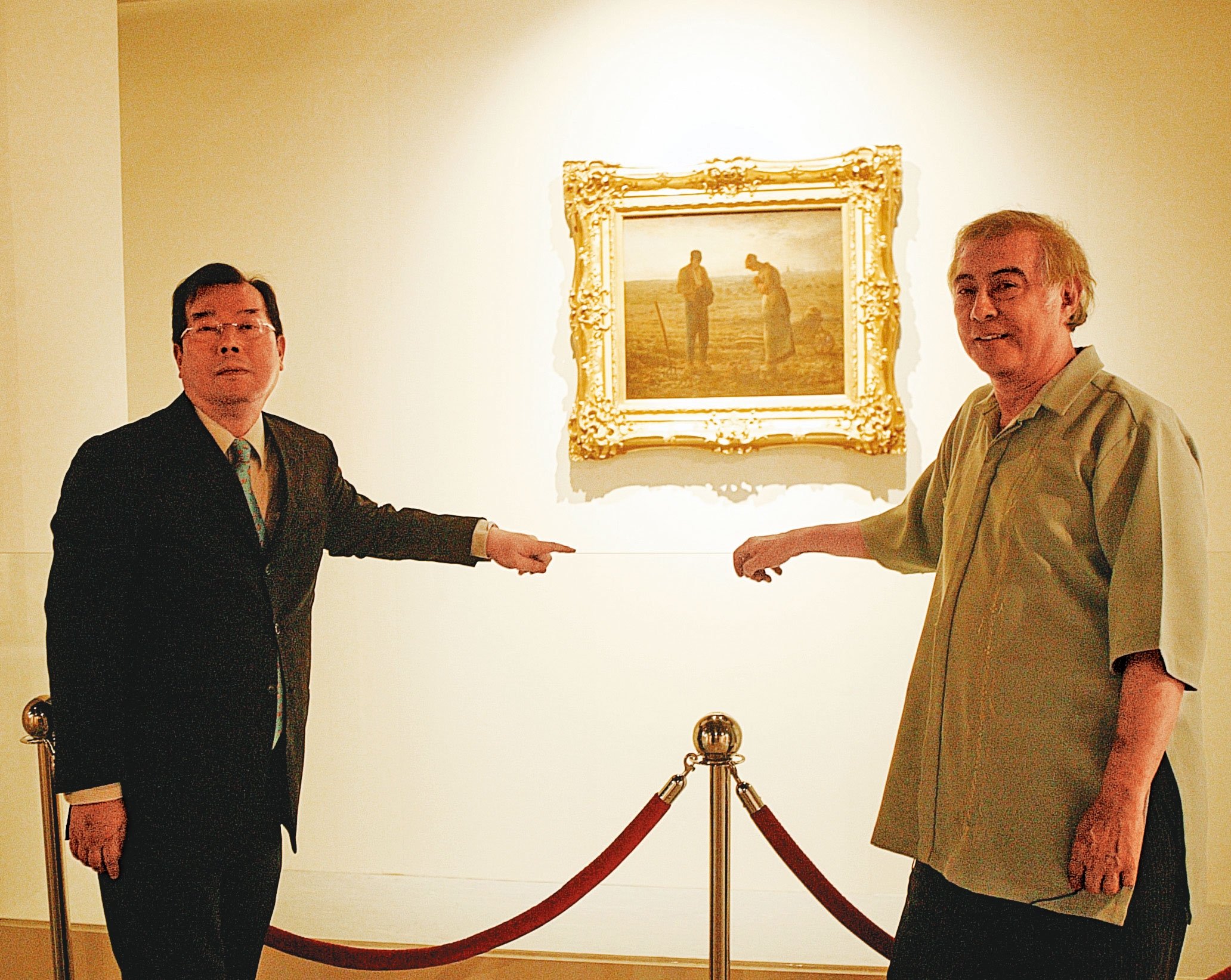 新象藝術董事長許博允（右）是黃崇仁（左）的表親，愛聽音樂的黃崇仁時常贊助藝文活動。（聯合知識庫）