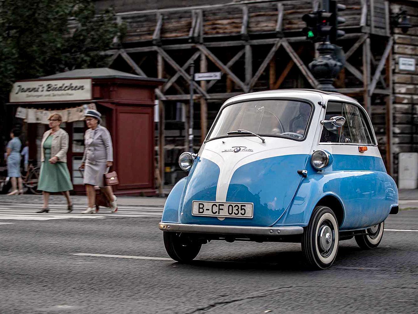 1955年BMW正式取得授權生產Isetta，讓她成為德國人的國民車選項之一。