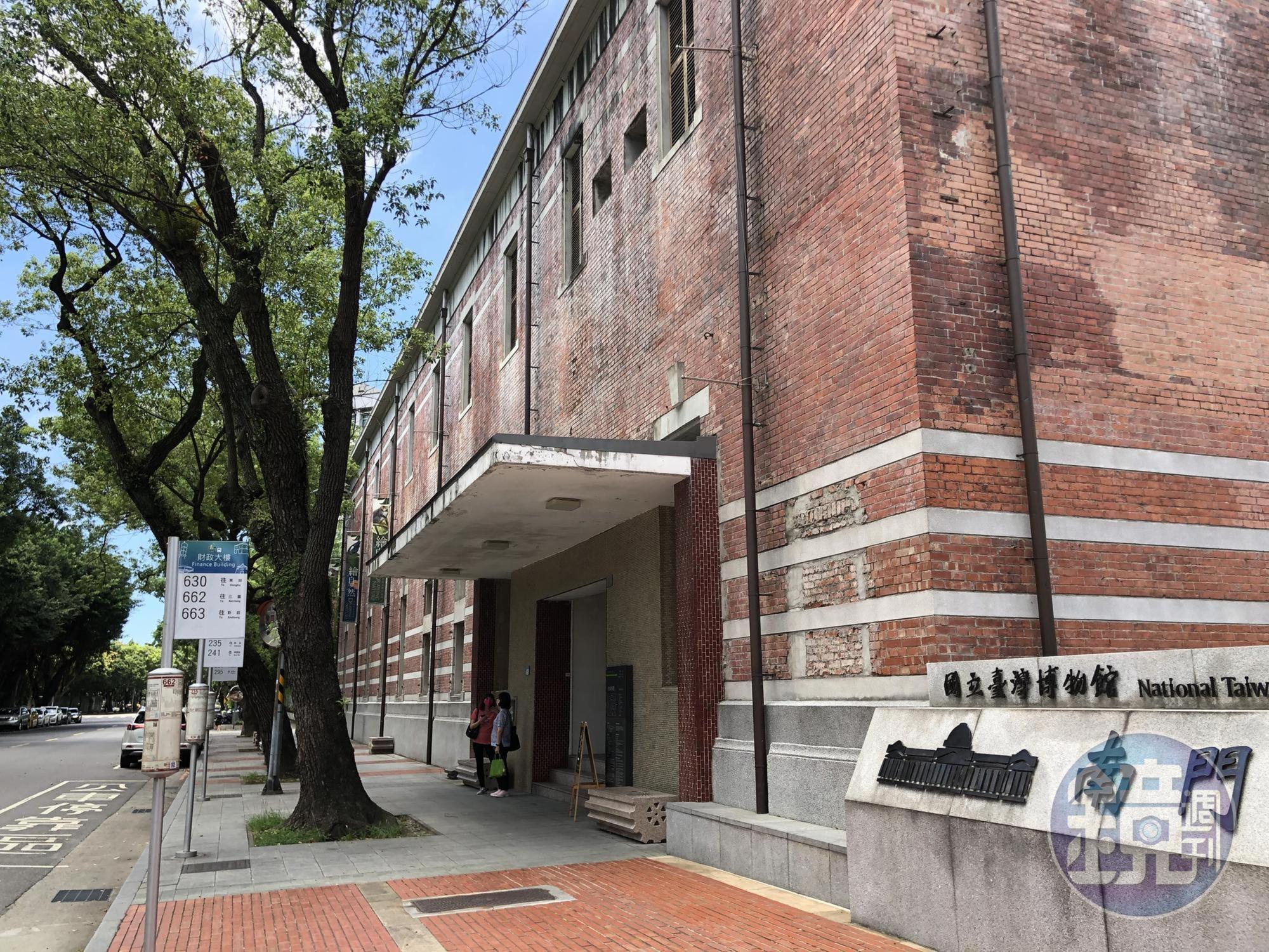 重新開幕的「1915荷造り場」,古蹟內有美麗的森林感空間。