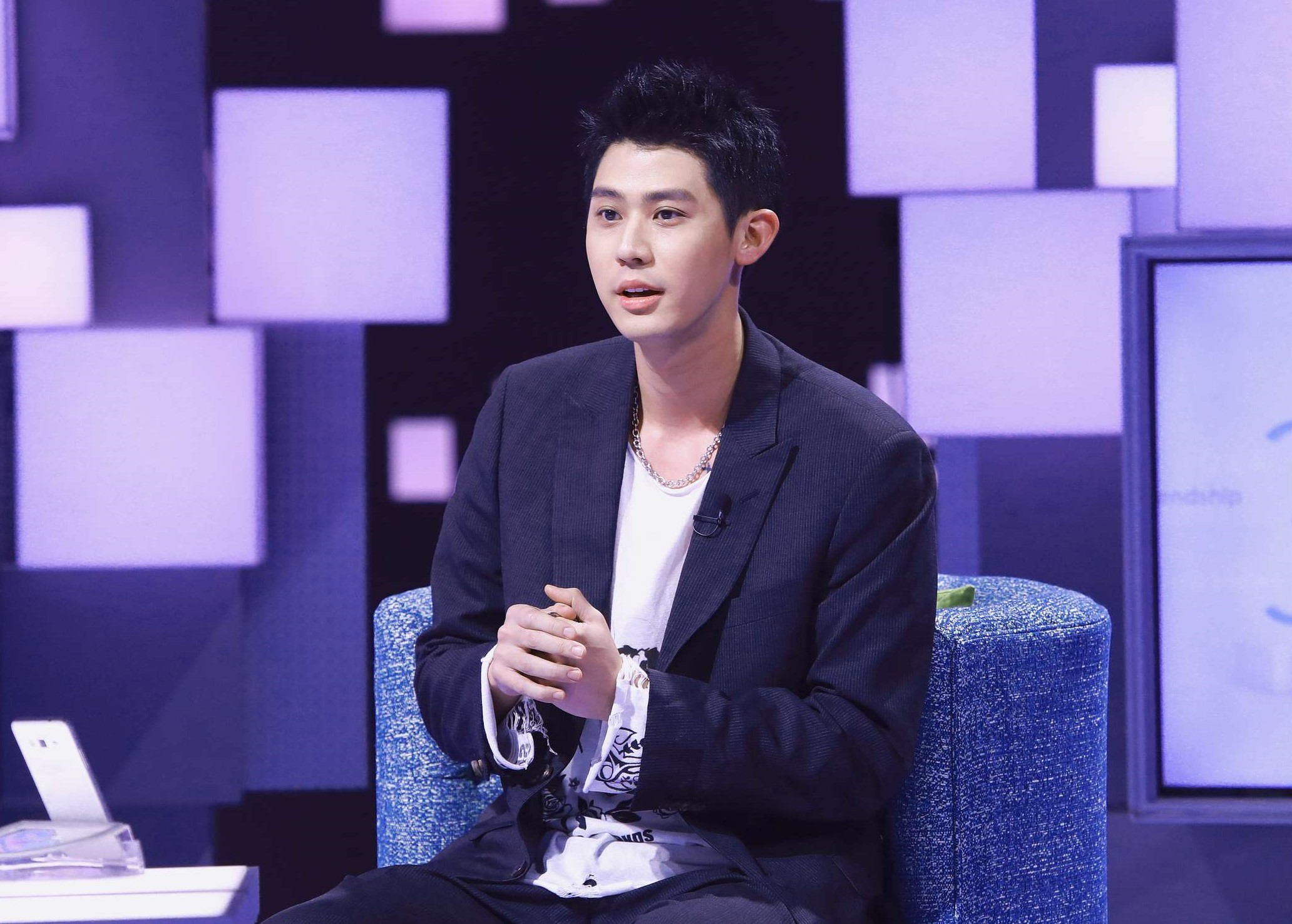 李玉璽在《36題愛上你》上透露與父親李亞明的親子關係。(公視提供)